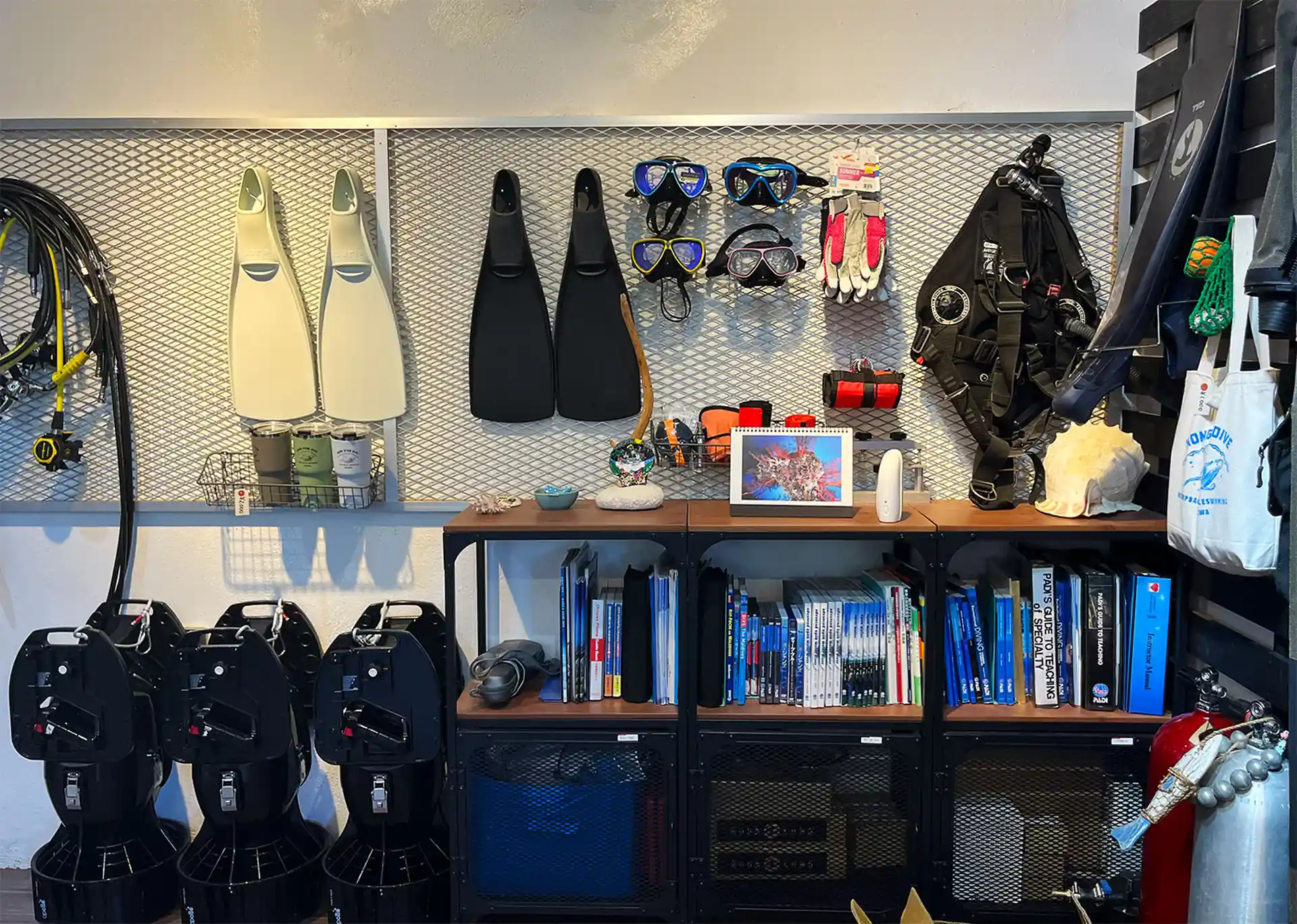 HONG STAR DIVE | Okinawa | PADI Dive Center
