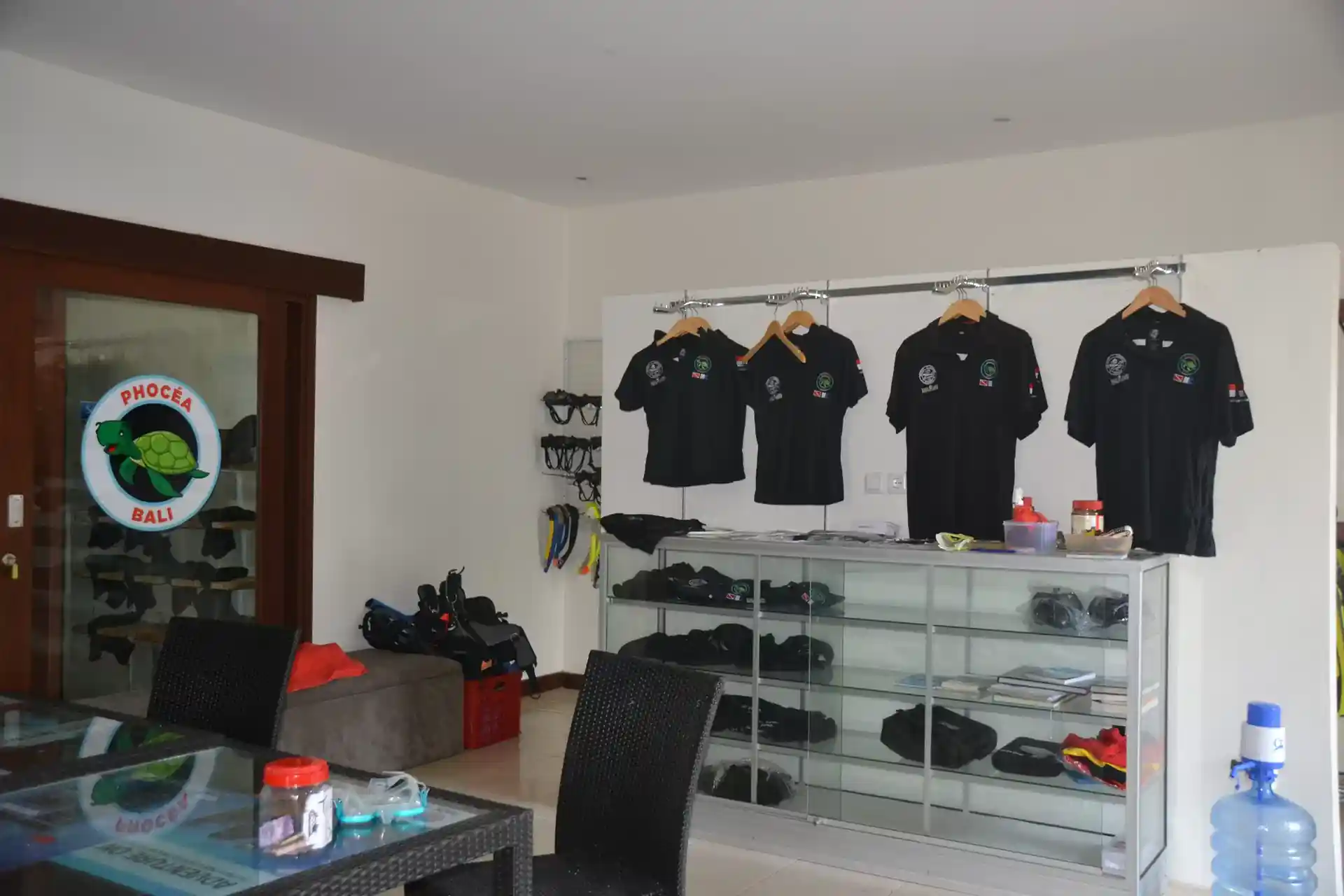 Dive shop photo