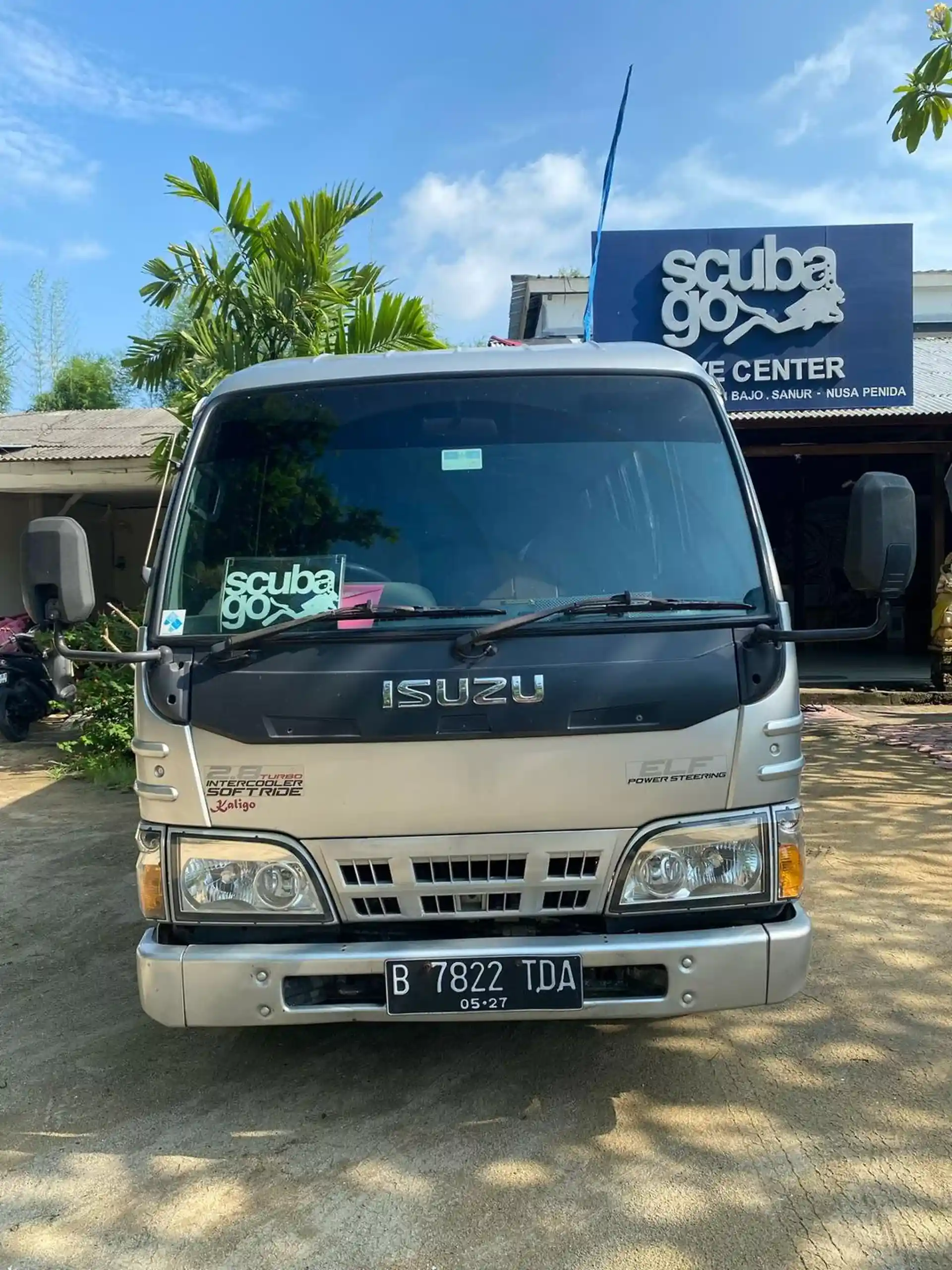 Dive shop photo