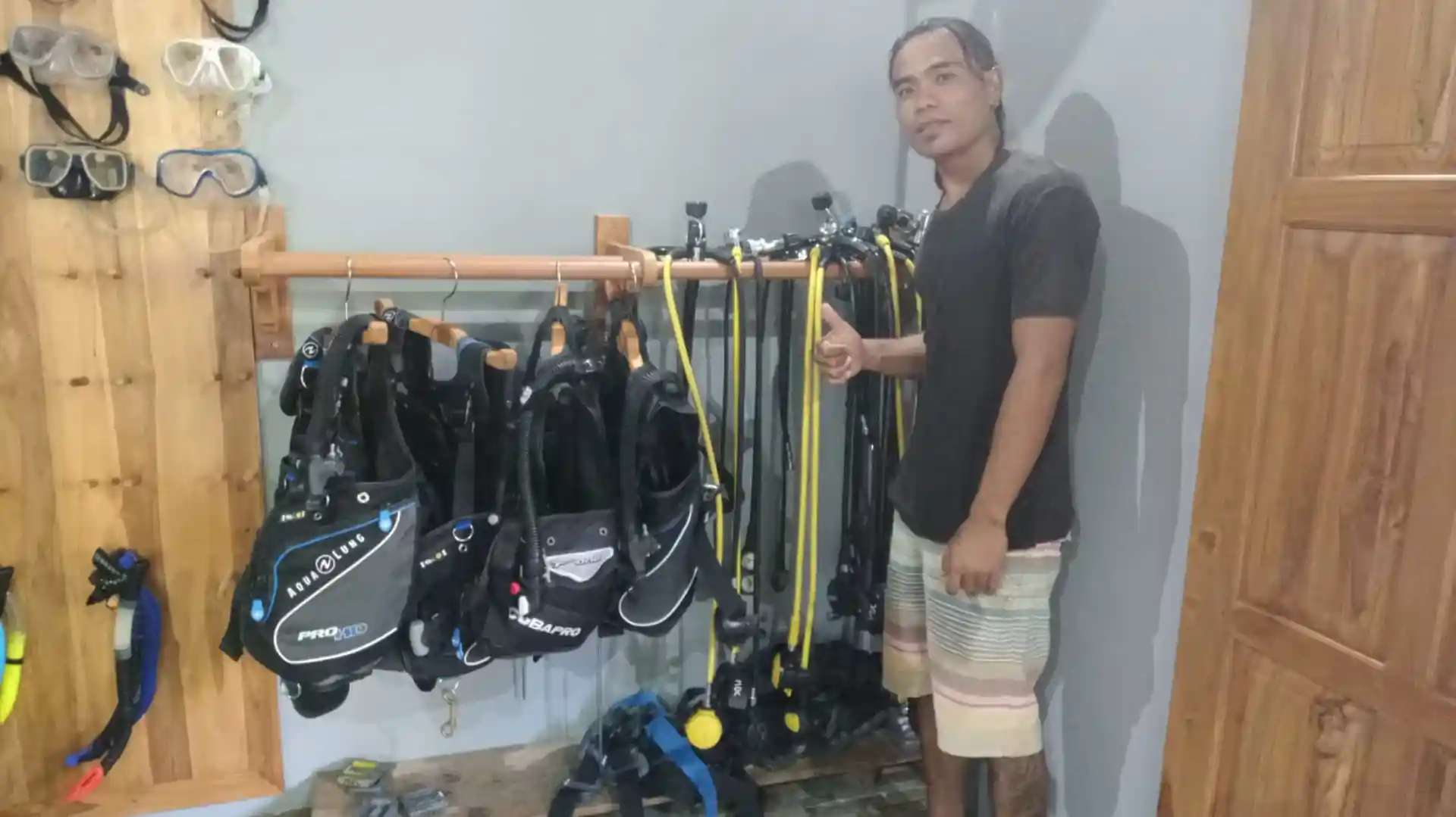 Dive shop photo
