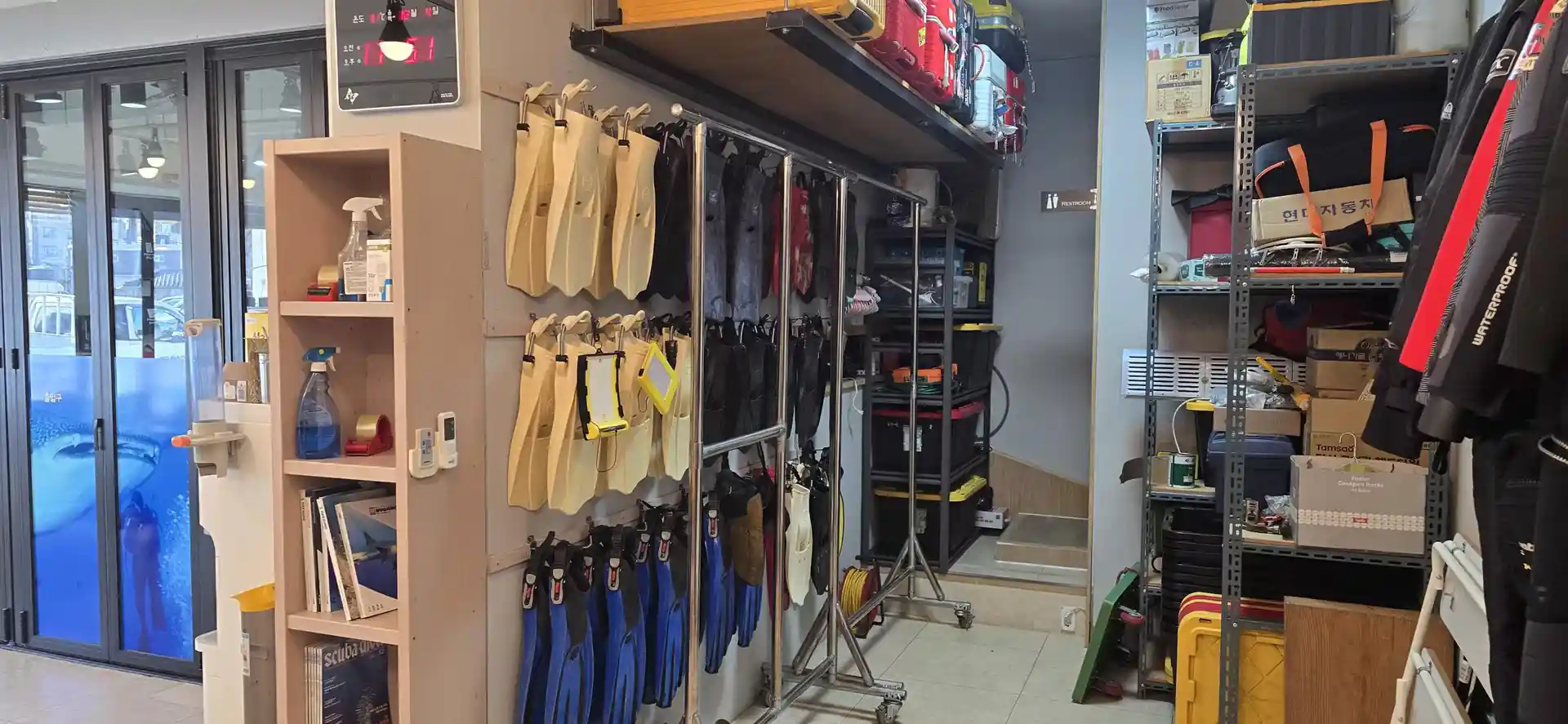 Dive shop photo