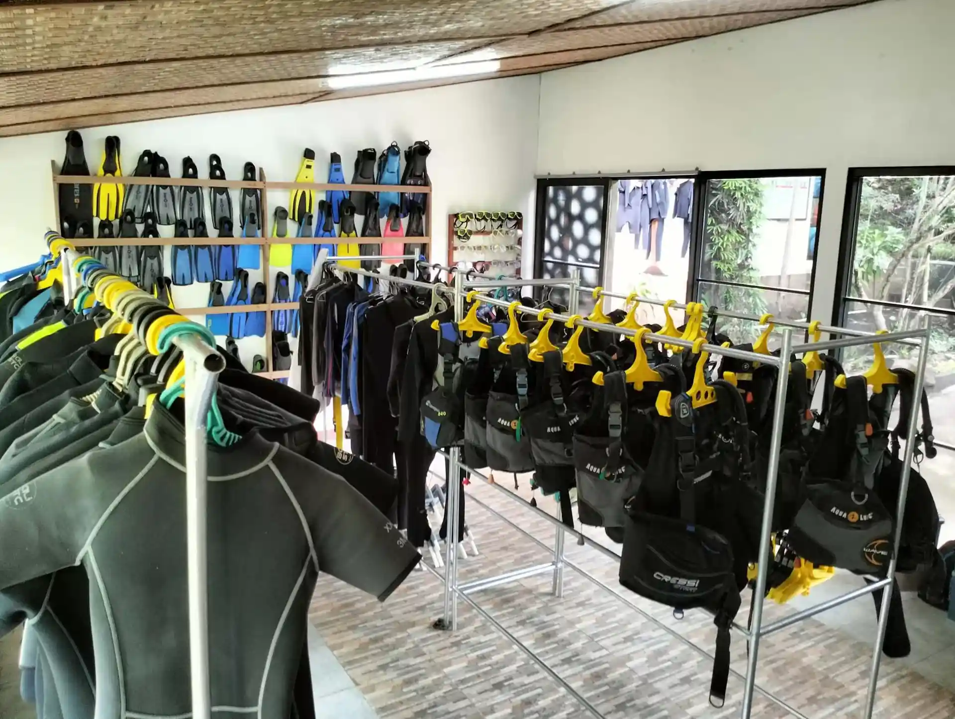 Foto de la tienda de buceo