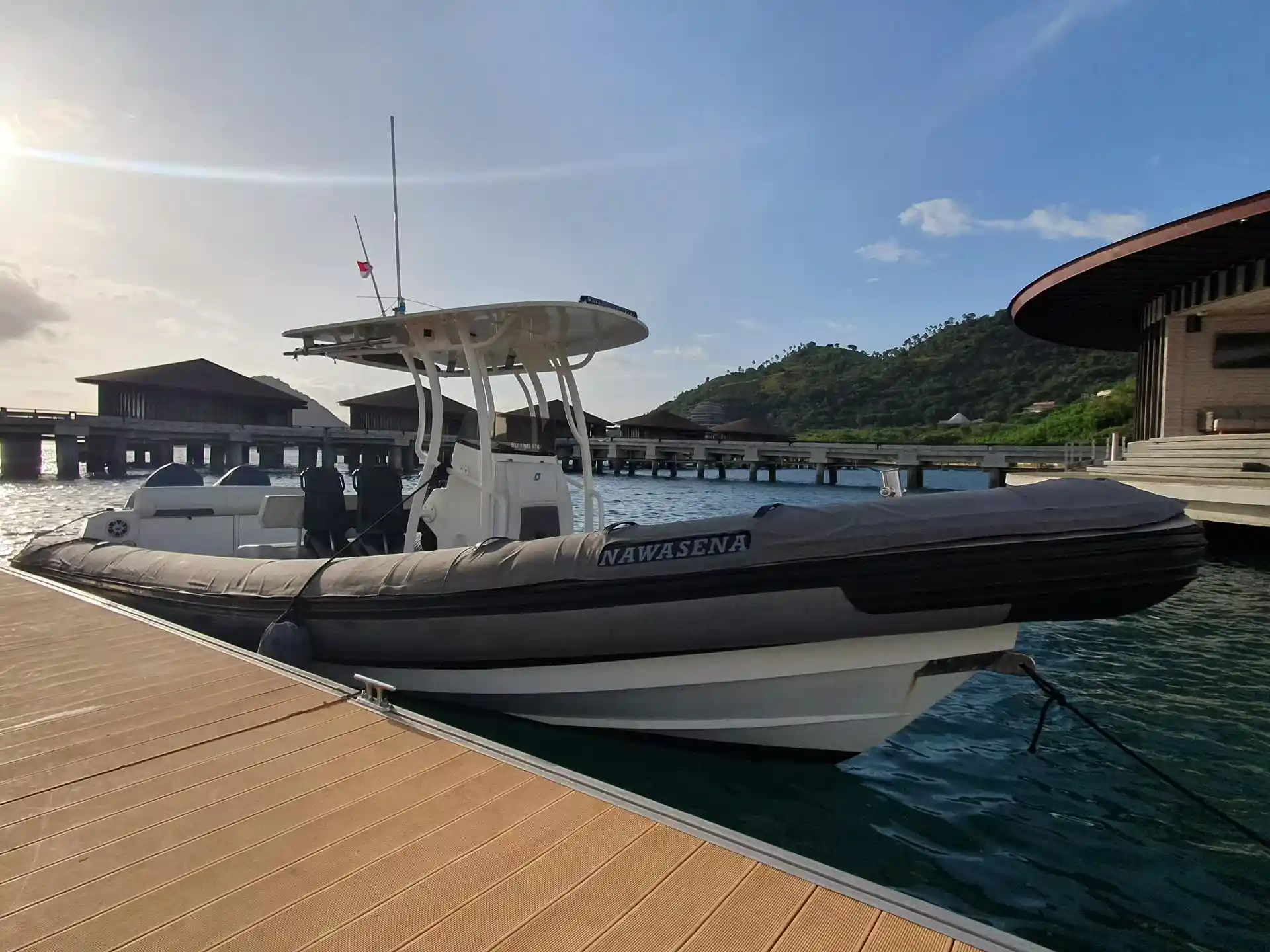 Our smaller speedboat, Nawasena