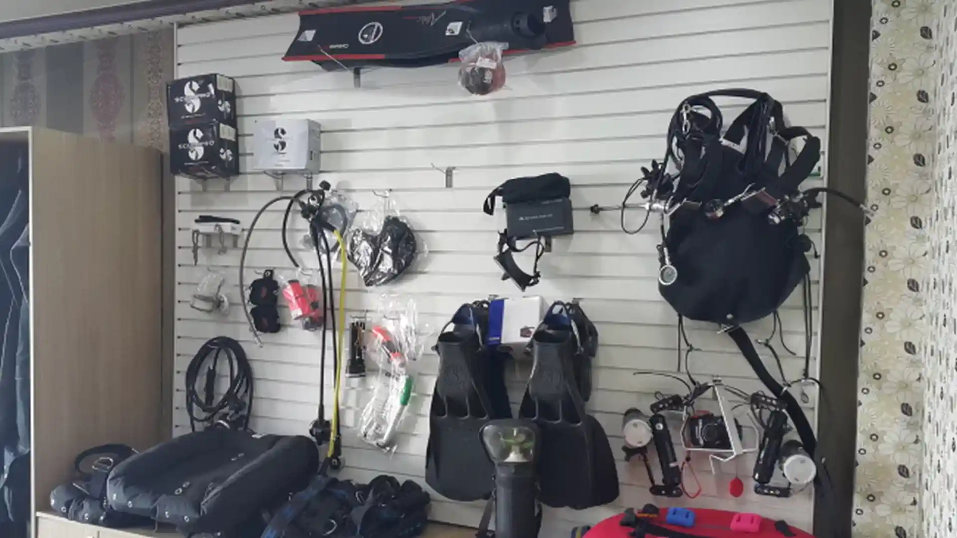 Dive shop photo