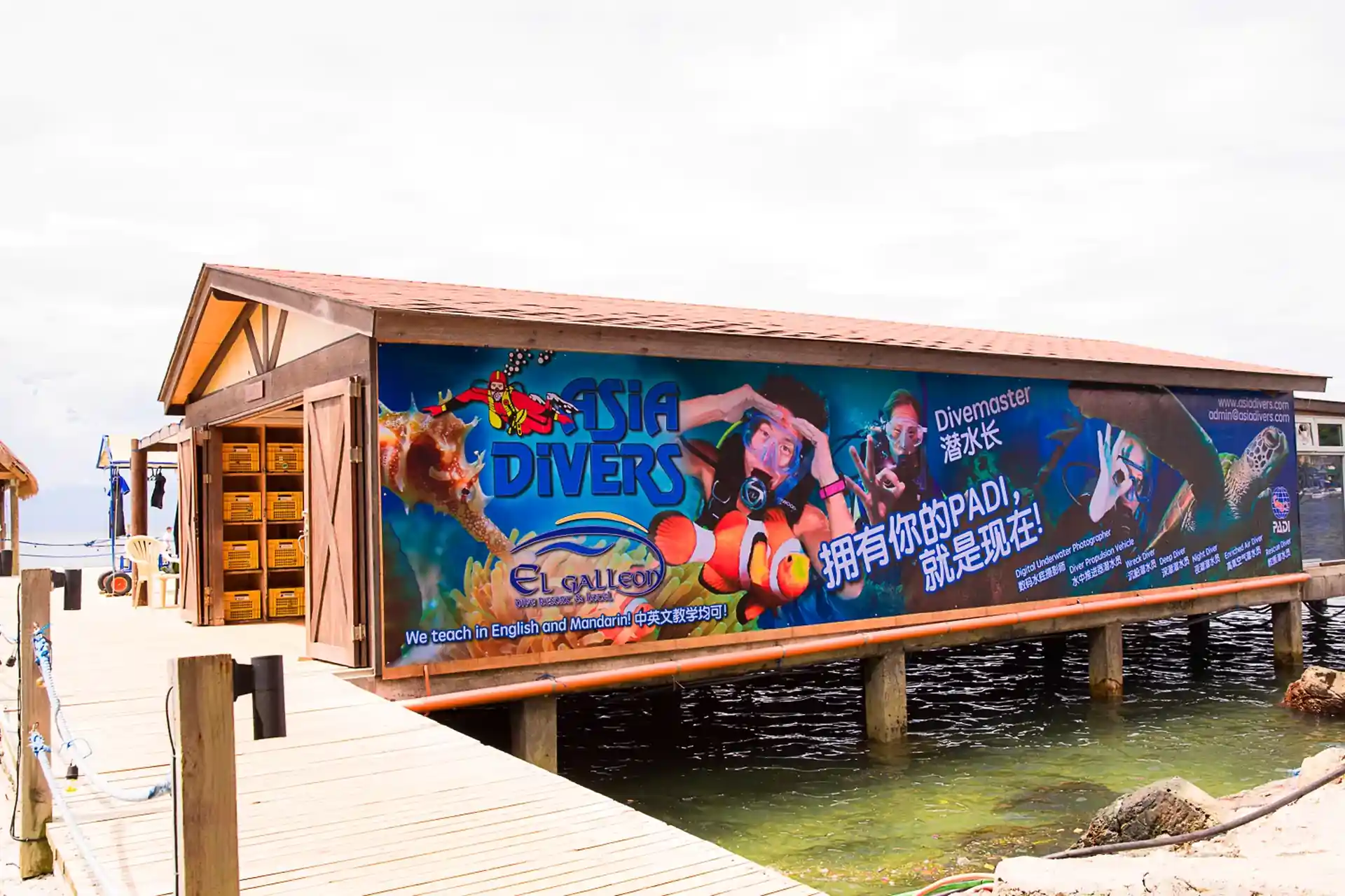 Centre de plongée spacieux et bien organisé