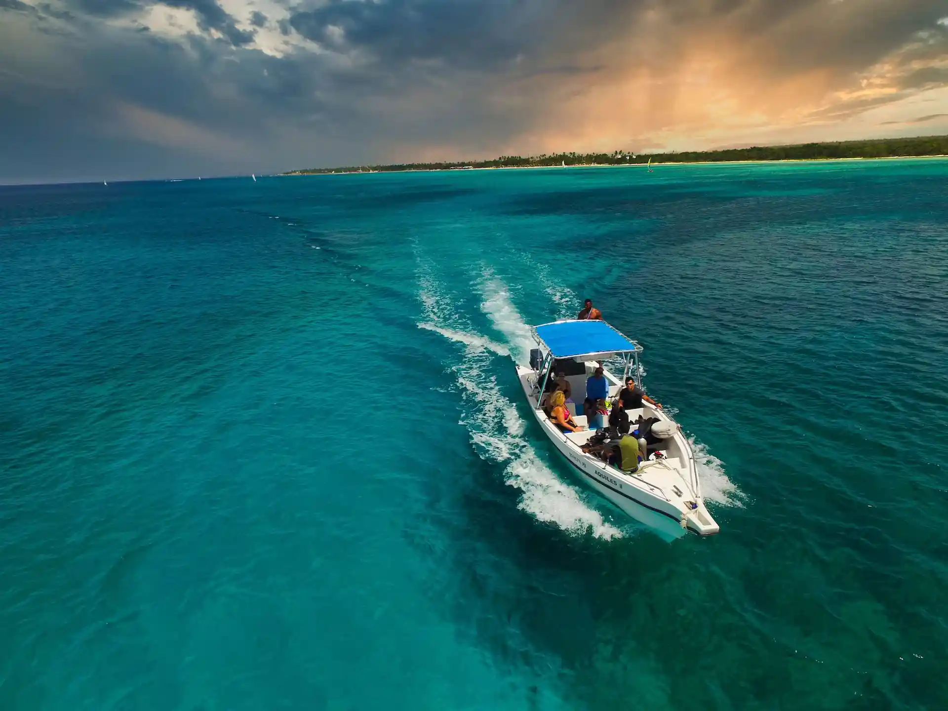 Small dive boat used on Private Dive and snorkel tours to Catalina Island.