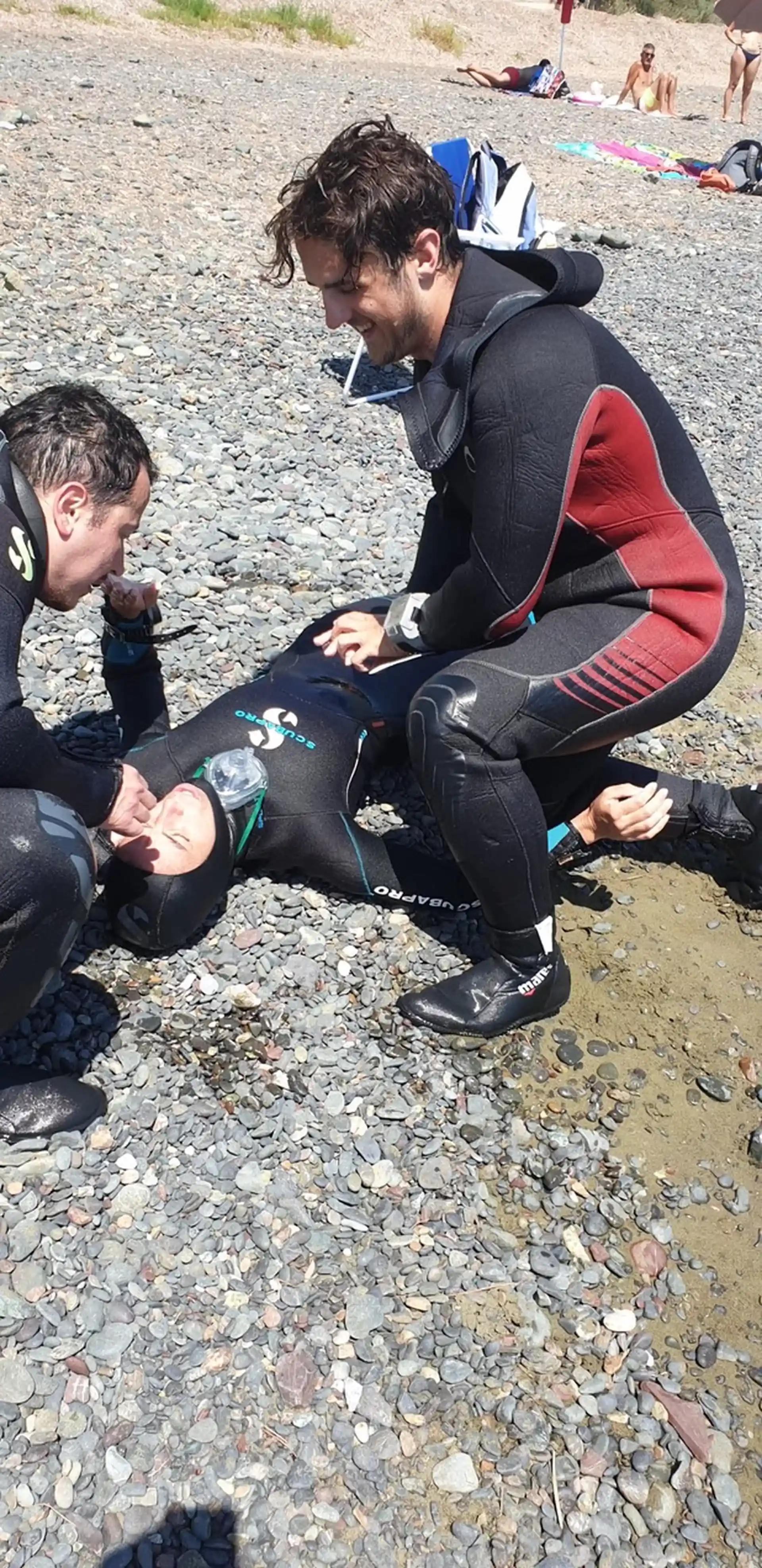 I subacquei rescue sono in grado di intervenire o fornire supporto durante le manovre di emergenza, salvaguardando sempre la propria sicurezza.