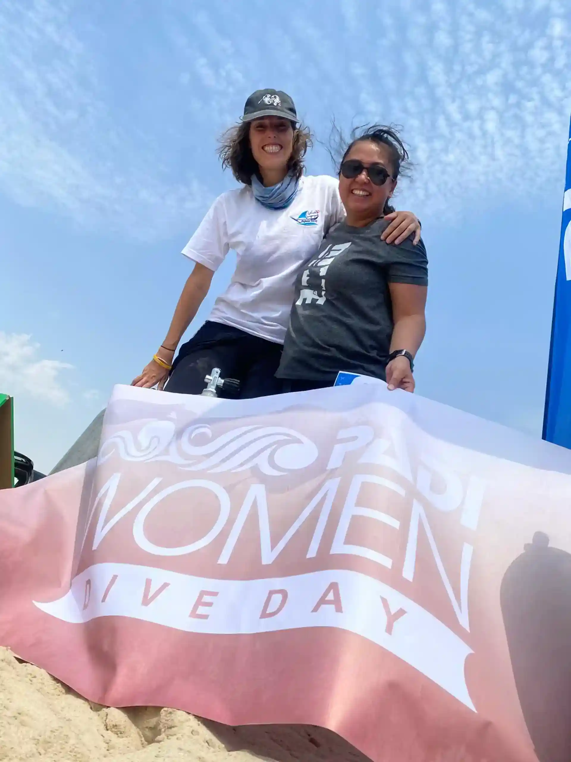 SEAsters in Action : PADI Women Clean-up Dive Day