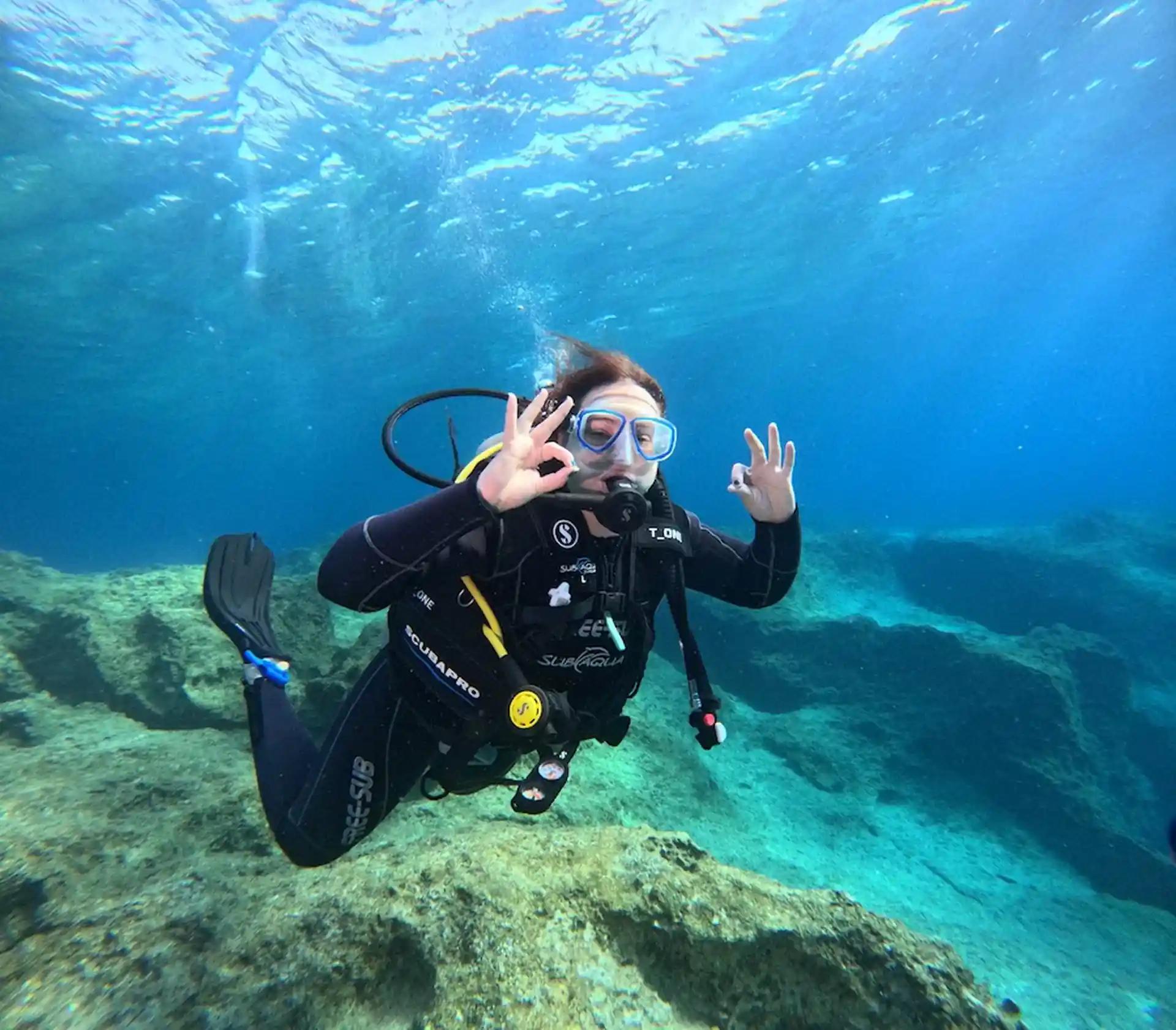 Begin Your Diving Journey
Discover the underwater world with the globally recognized PADI Open Water Diver course.