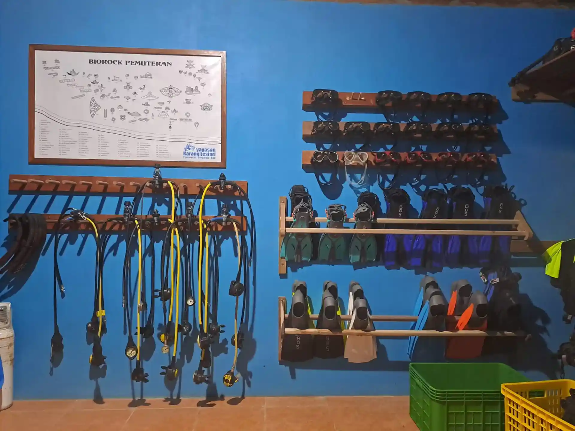 Dive shop photo