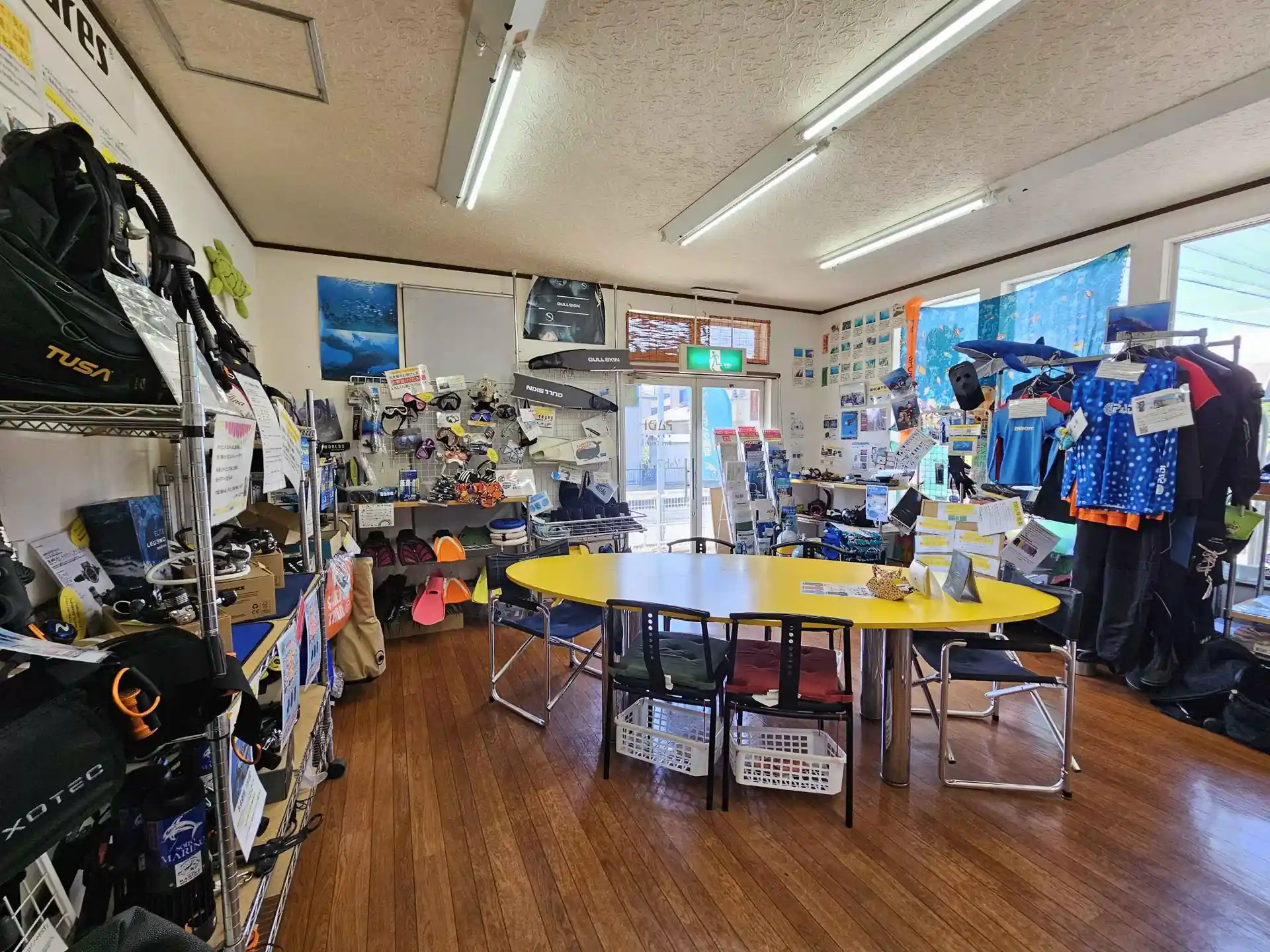 Dive shop photo