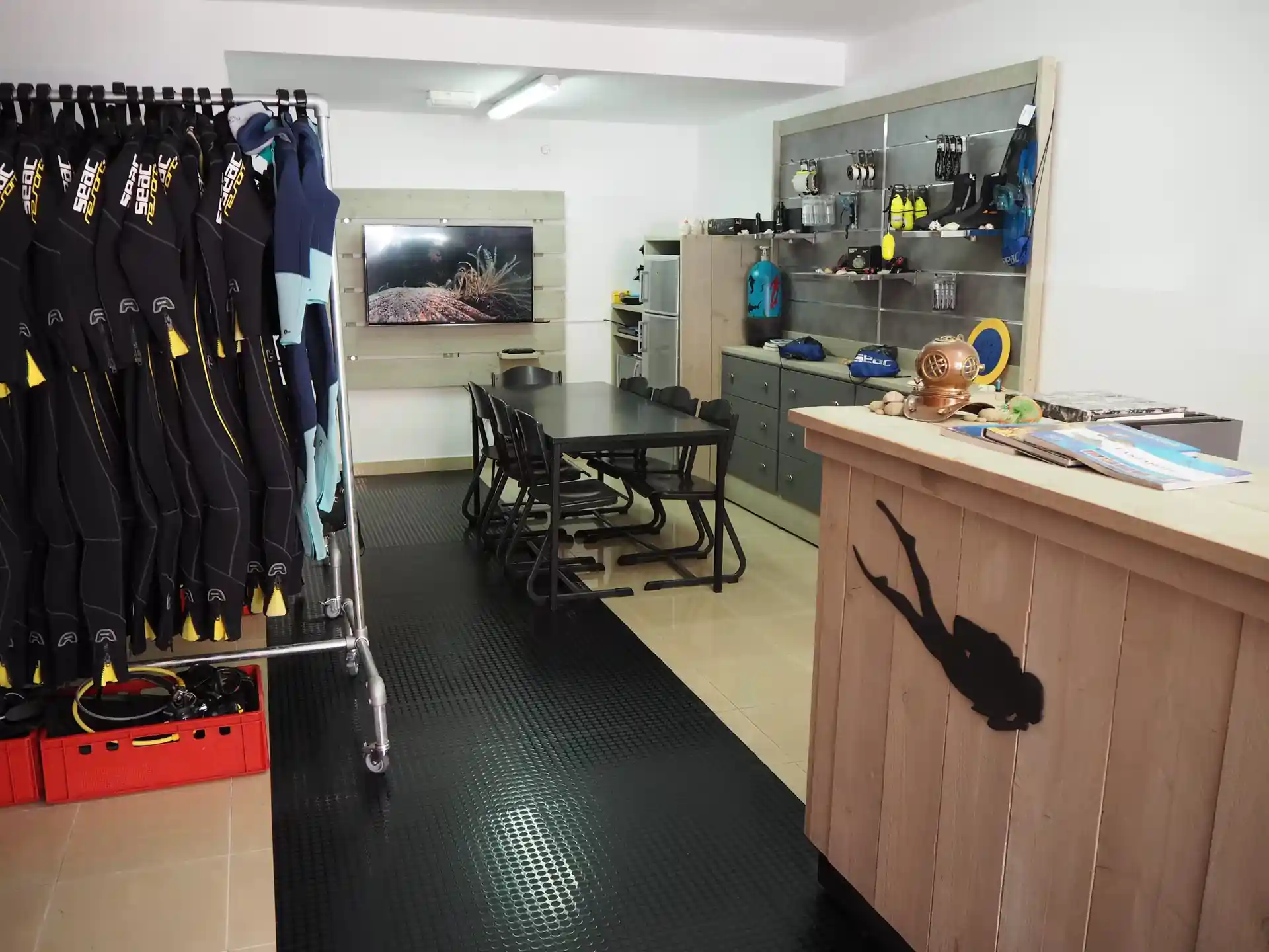 Dive shop photo