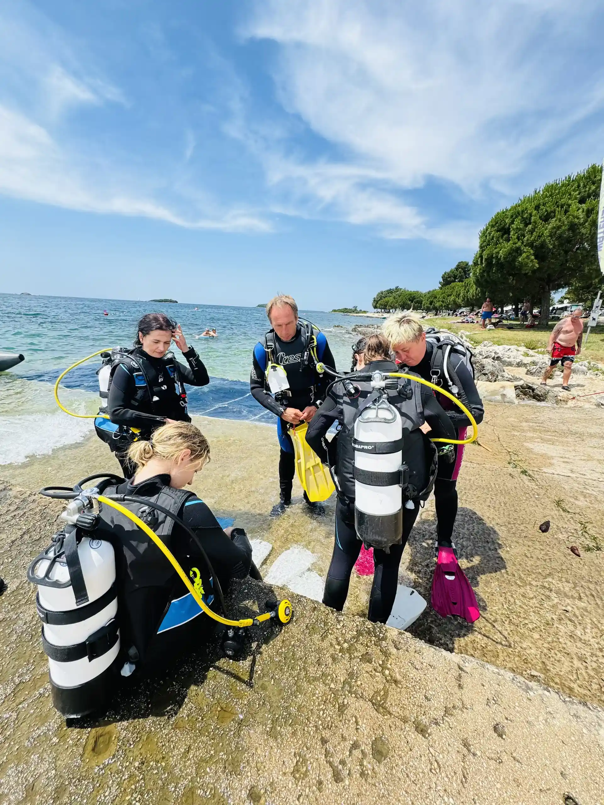 In our house reef  we start our practice part Open Water Diver course.