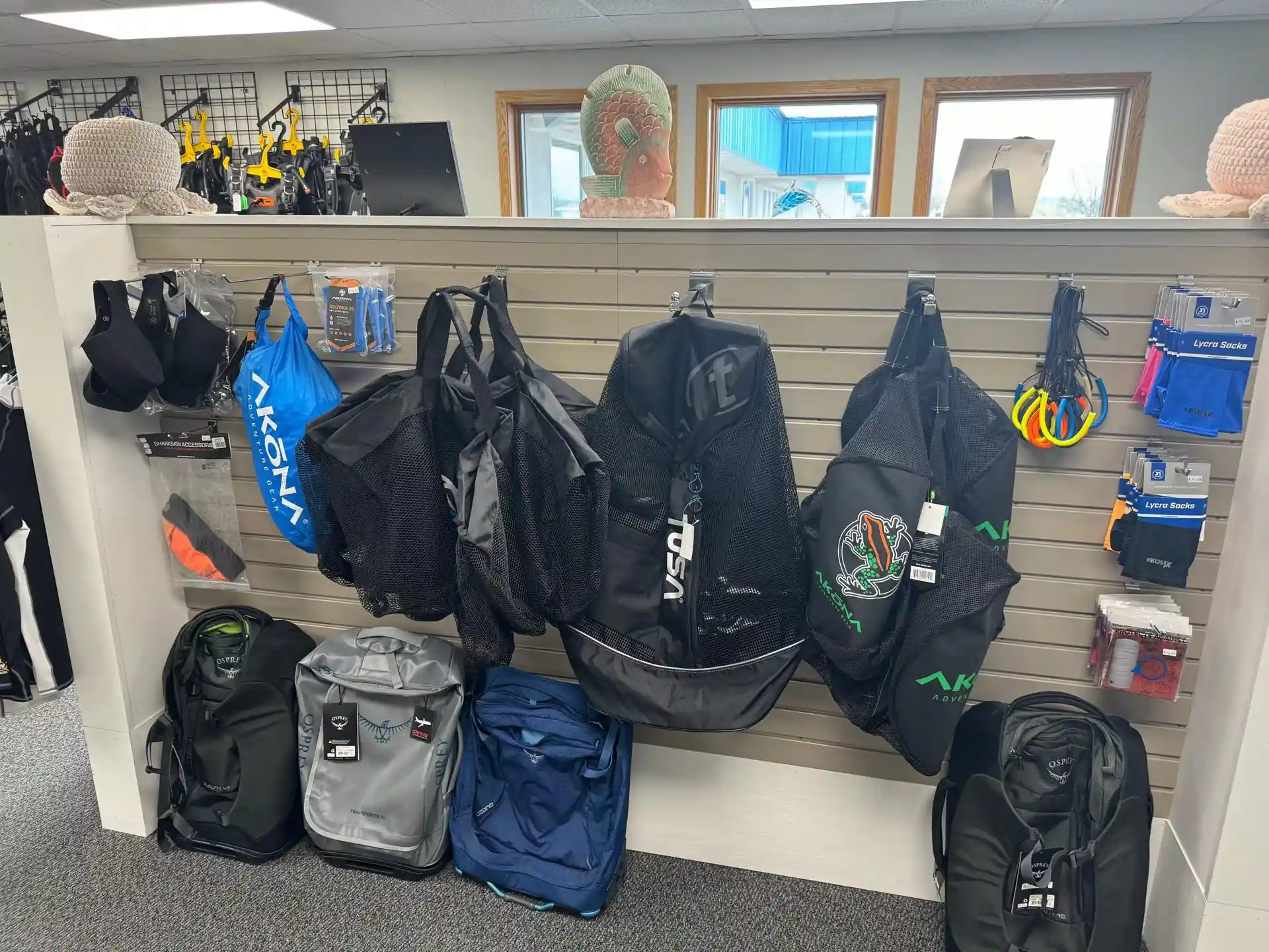 Scuba diving and snorkeling equipment & supplies