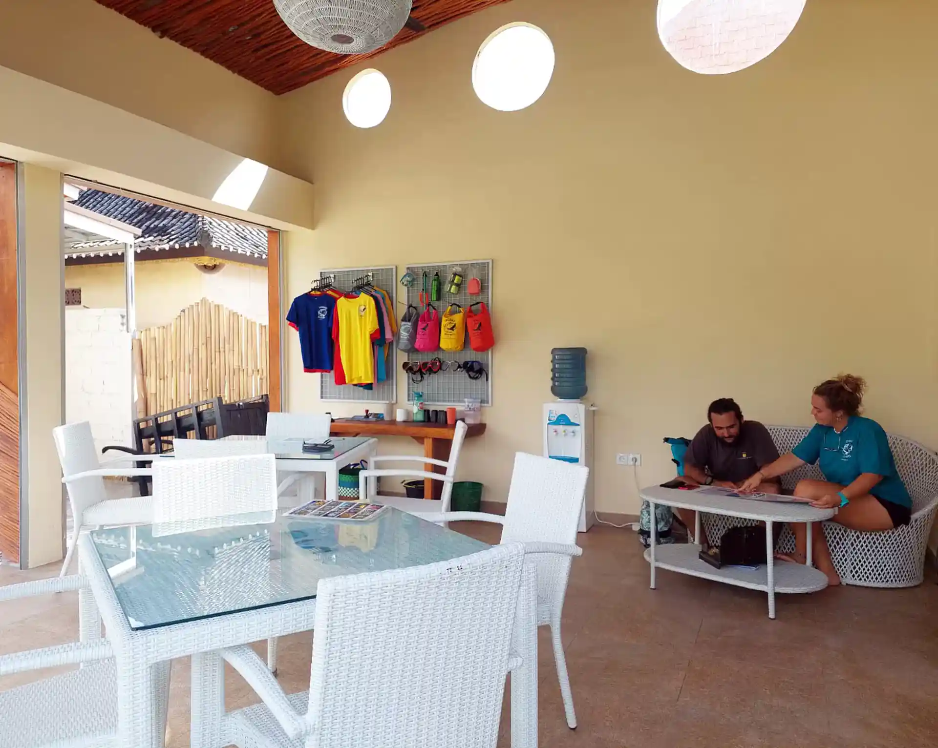 Foto de la tienda de buceo