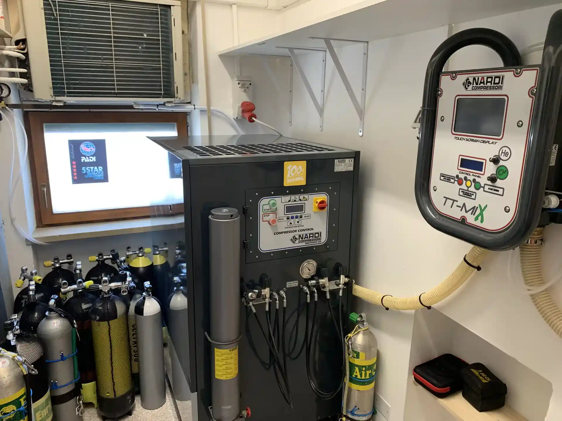 The electronic mixer