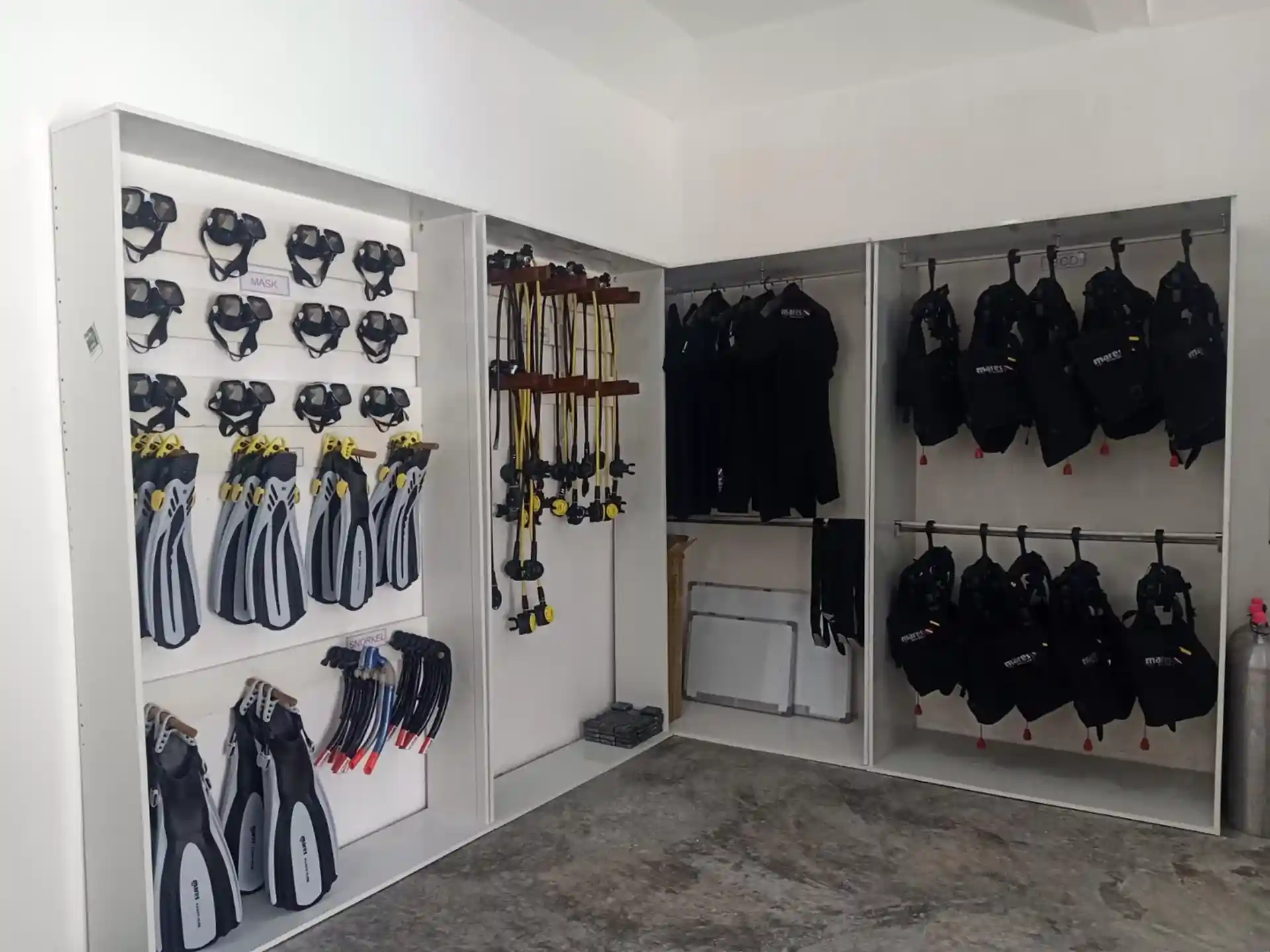 Dive shop photo