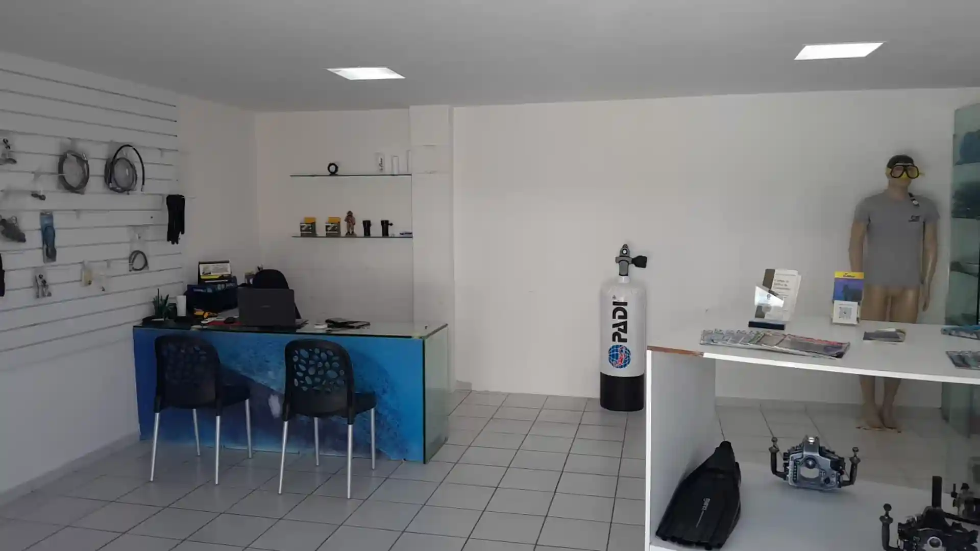 Dive shop photo