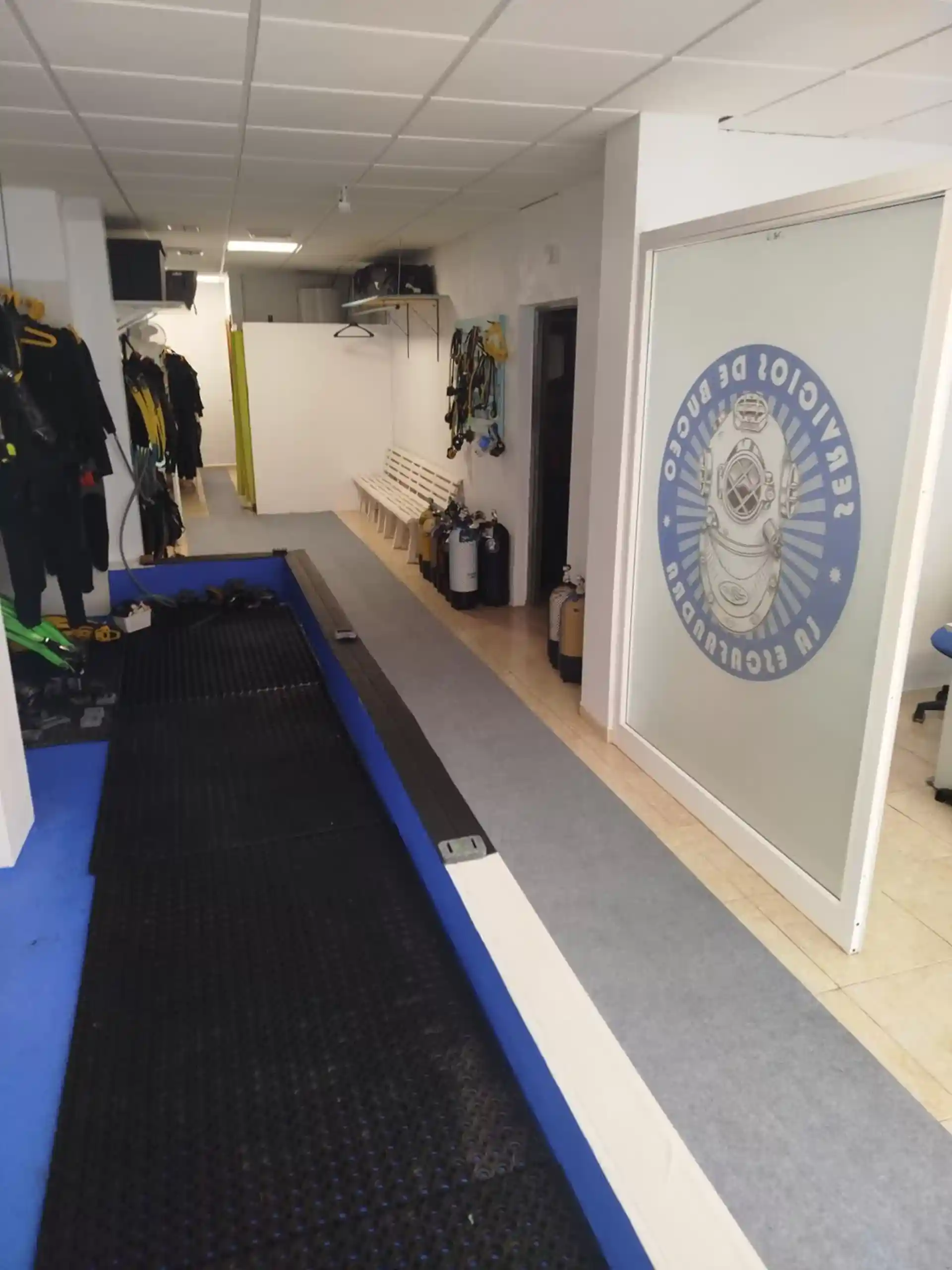 Dive shop photo