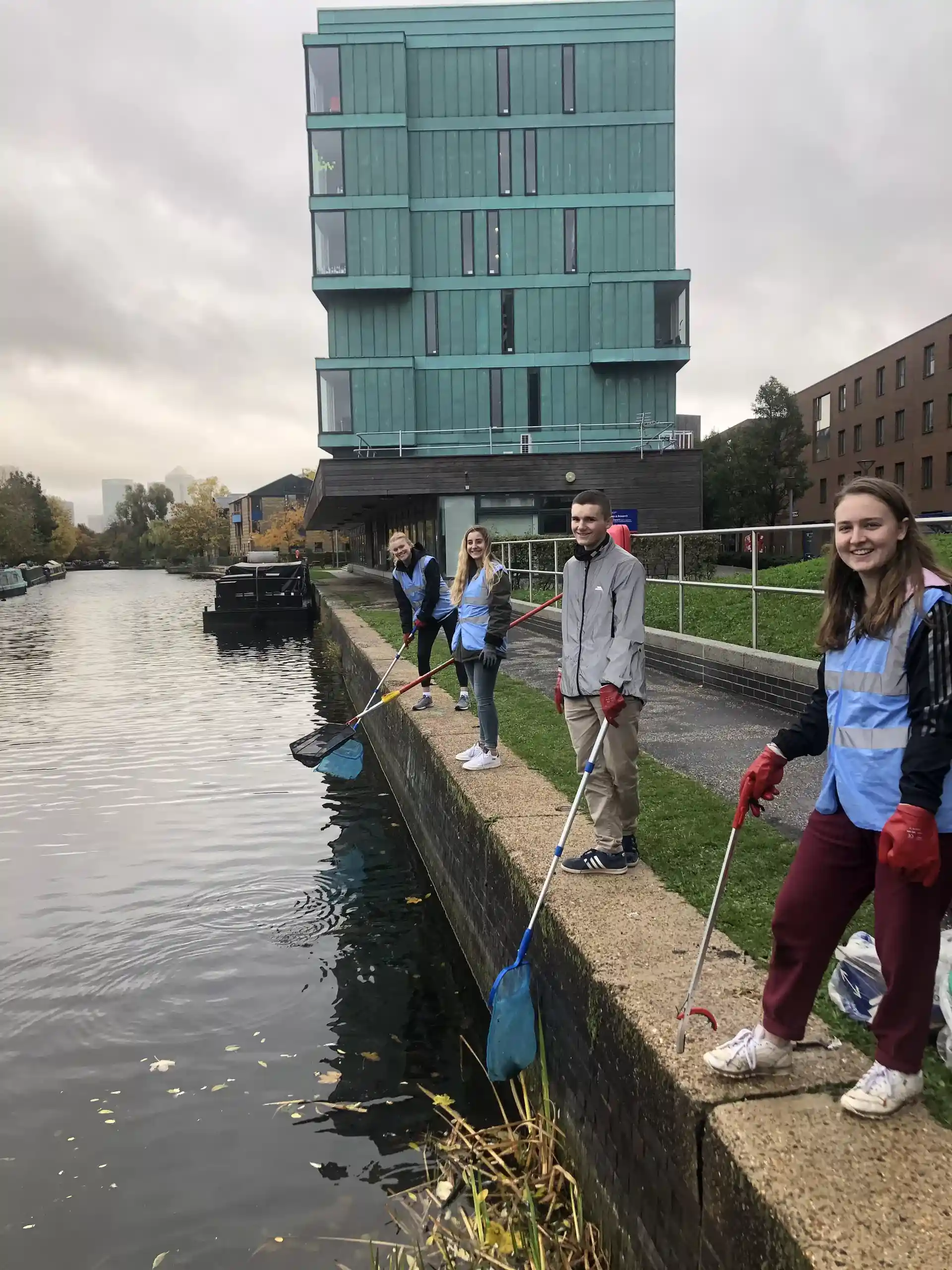 Schließen Sie sich den QMUL-Studenten und -Mitarbeitern an, um saubere Binnengewässer zu erhalten