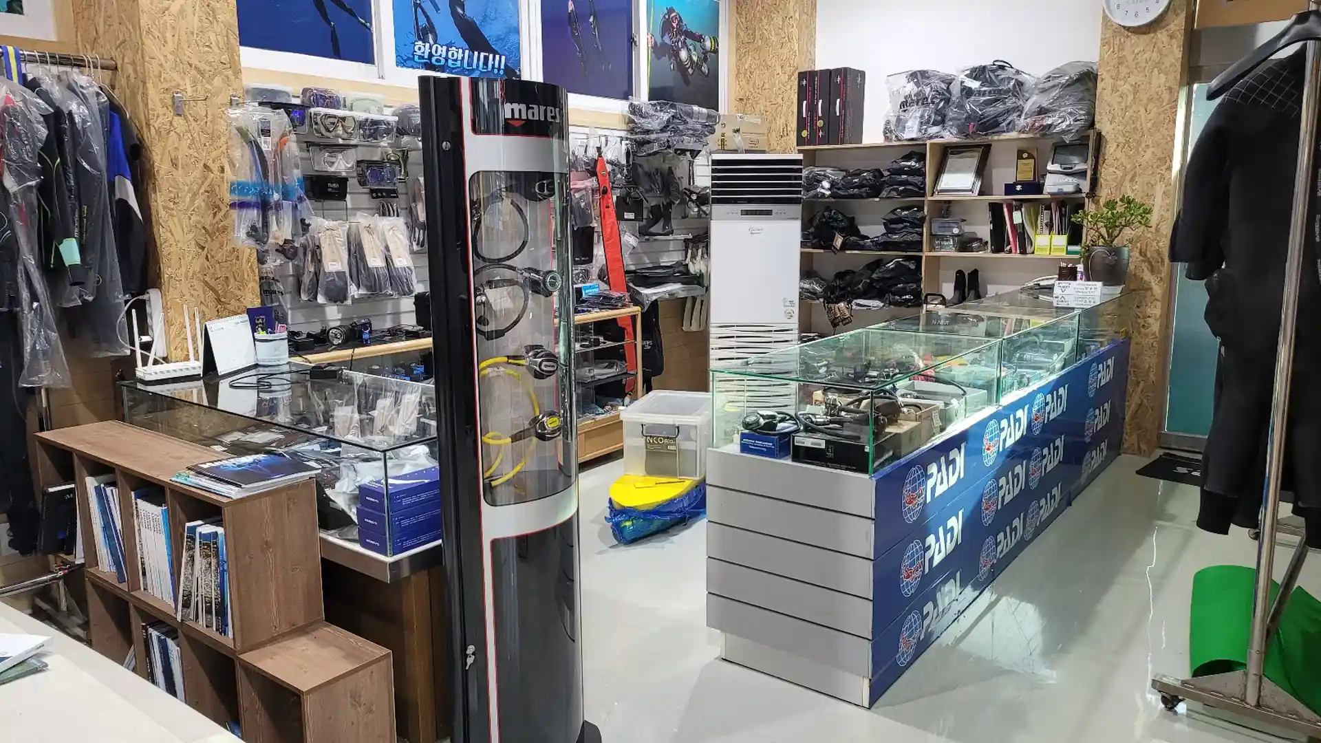 Dive shop photo