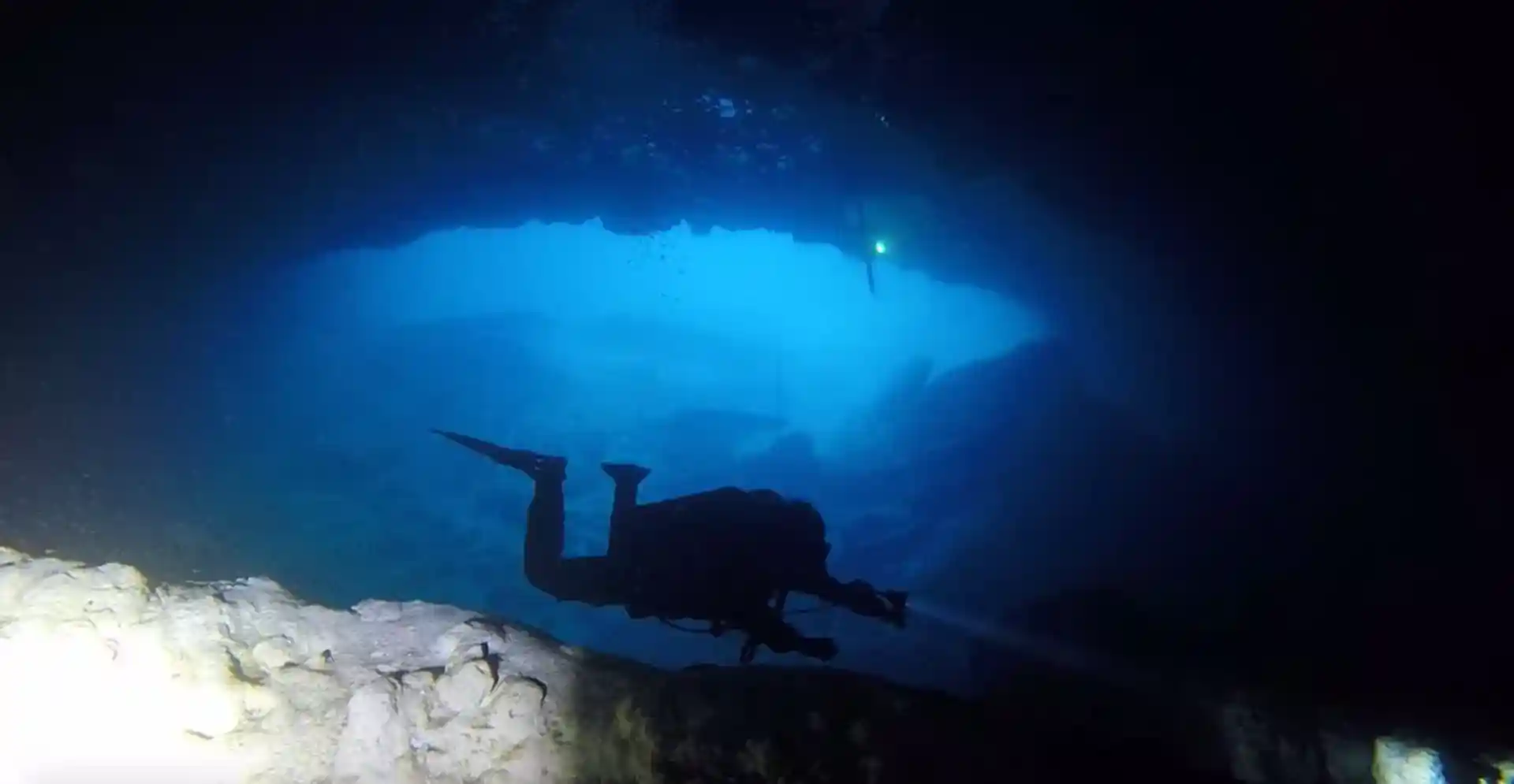 Foto de la tienda de buceo
