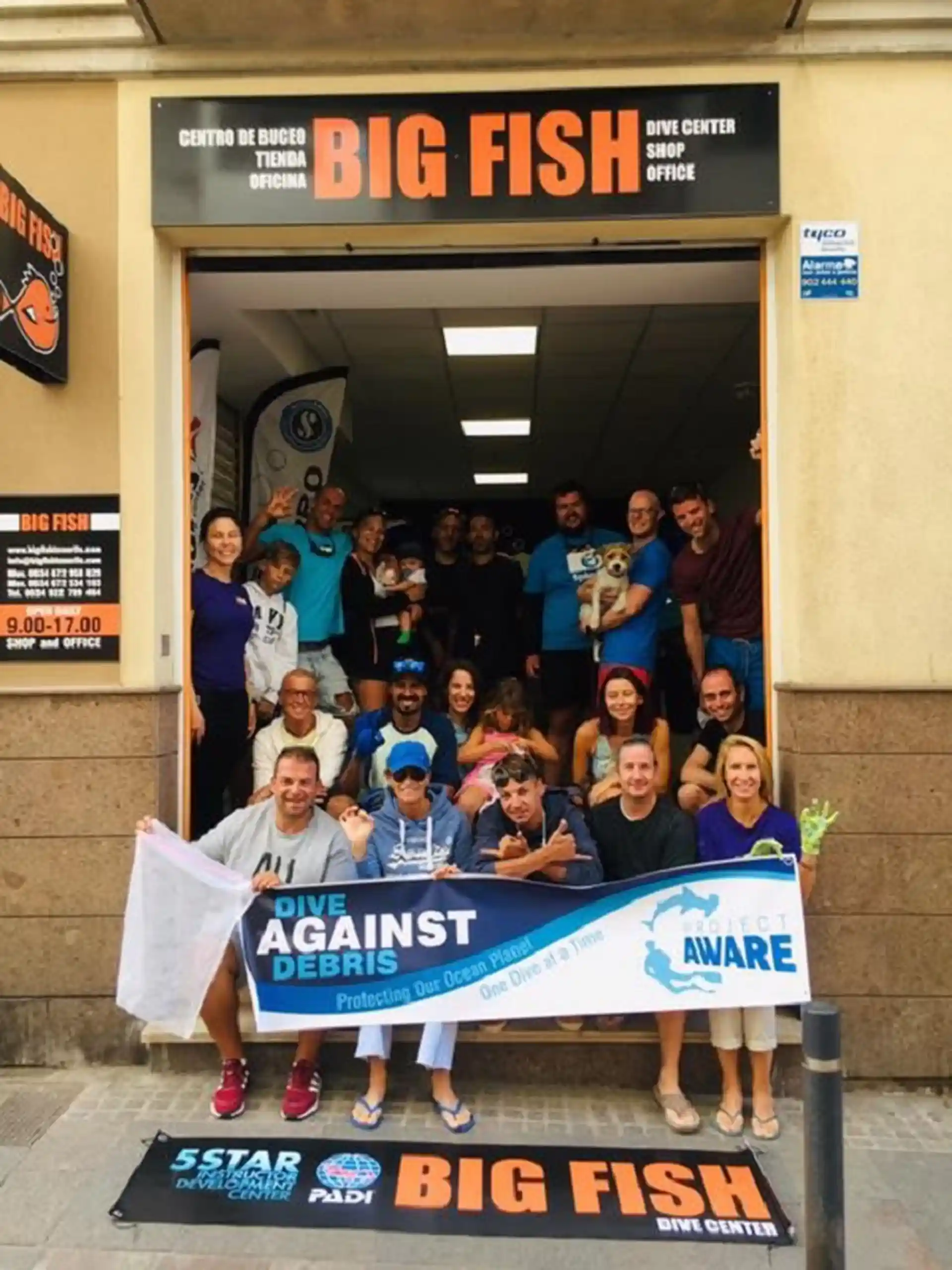 Foto de la tienda de buceo