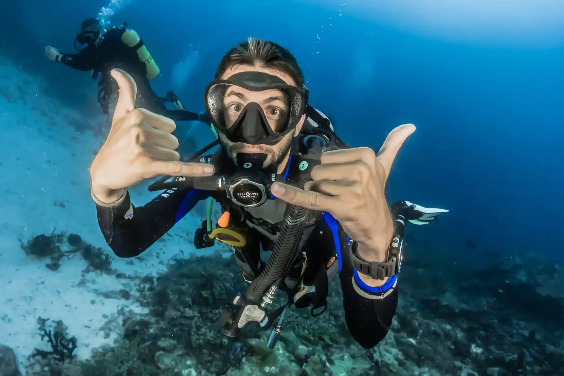 Learn to dive in 2 days with us at GO DIVING Center. A great way to quickly get diving.