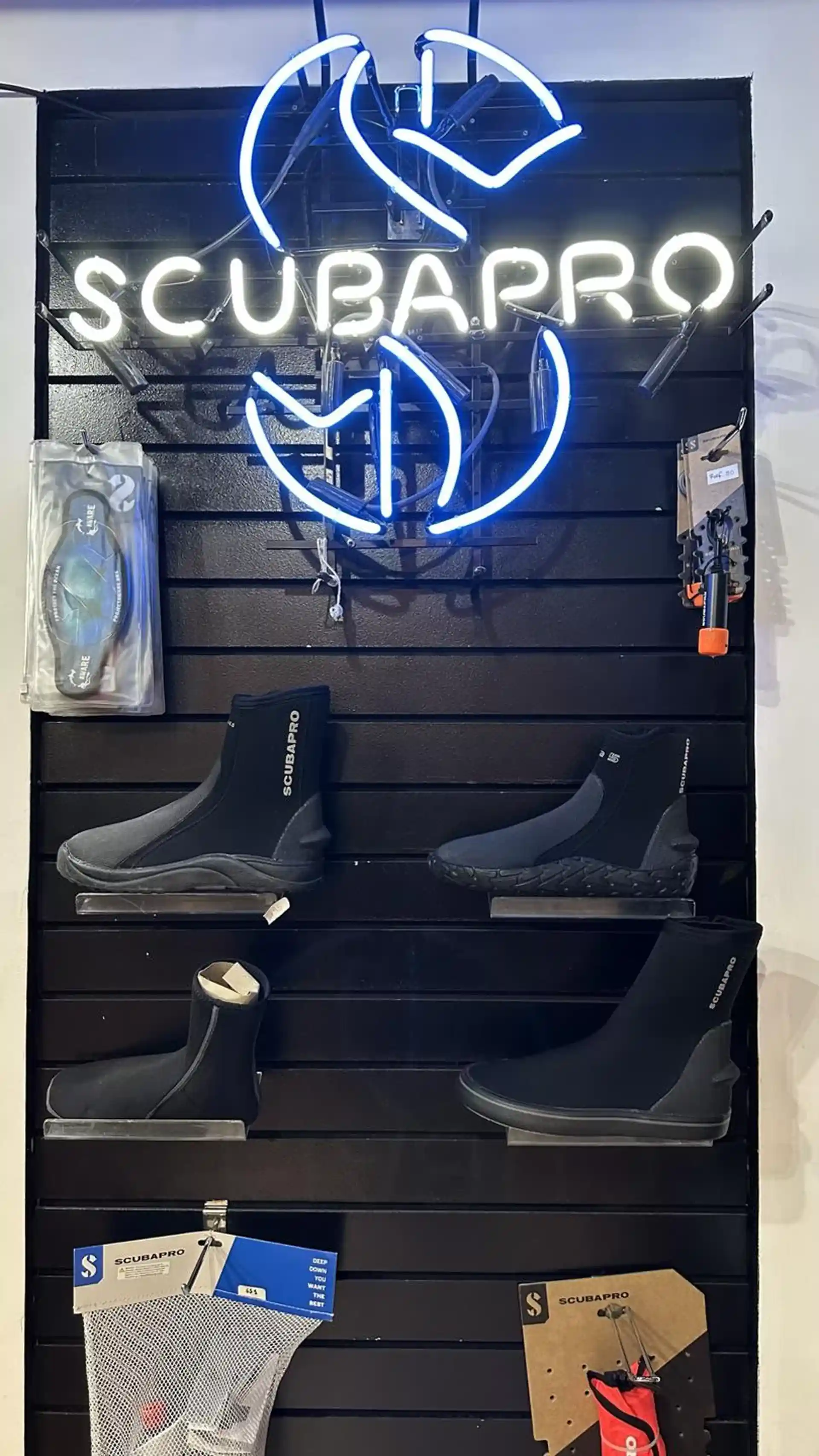 Foto de la tienda de buceo