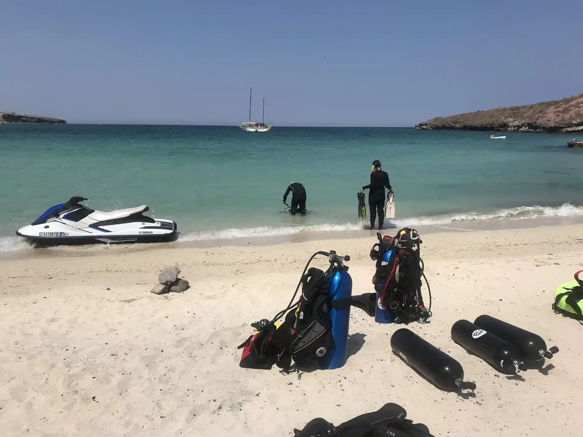 Surface interval after diving pichilinge beach.