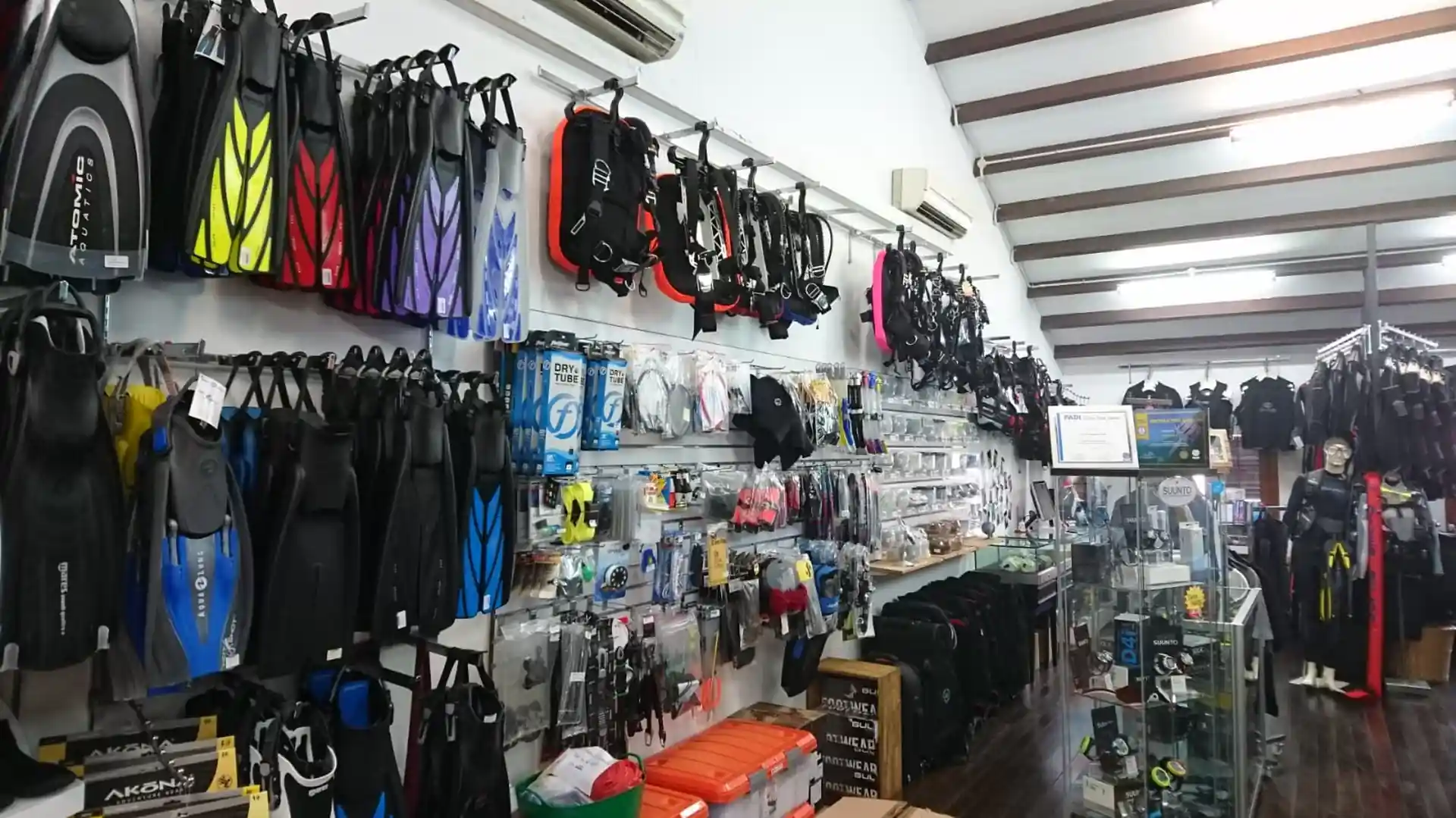 Dive shop photo