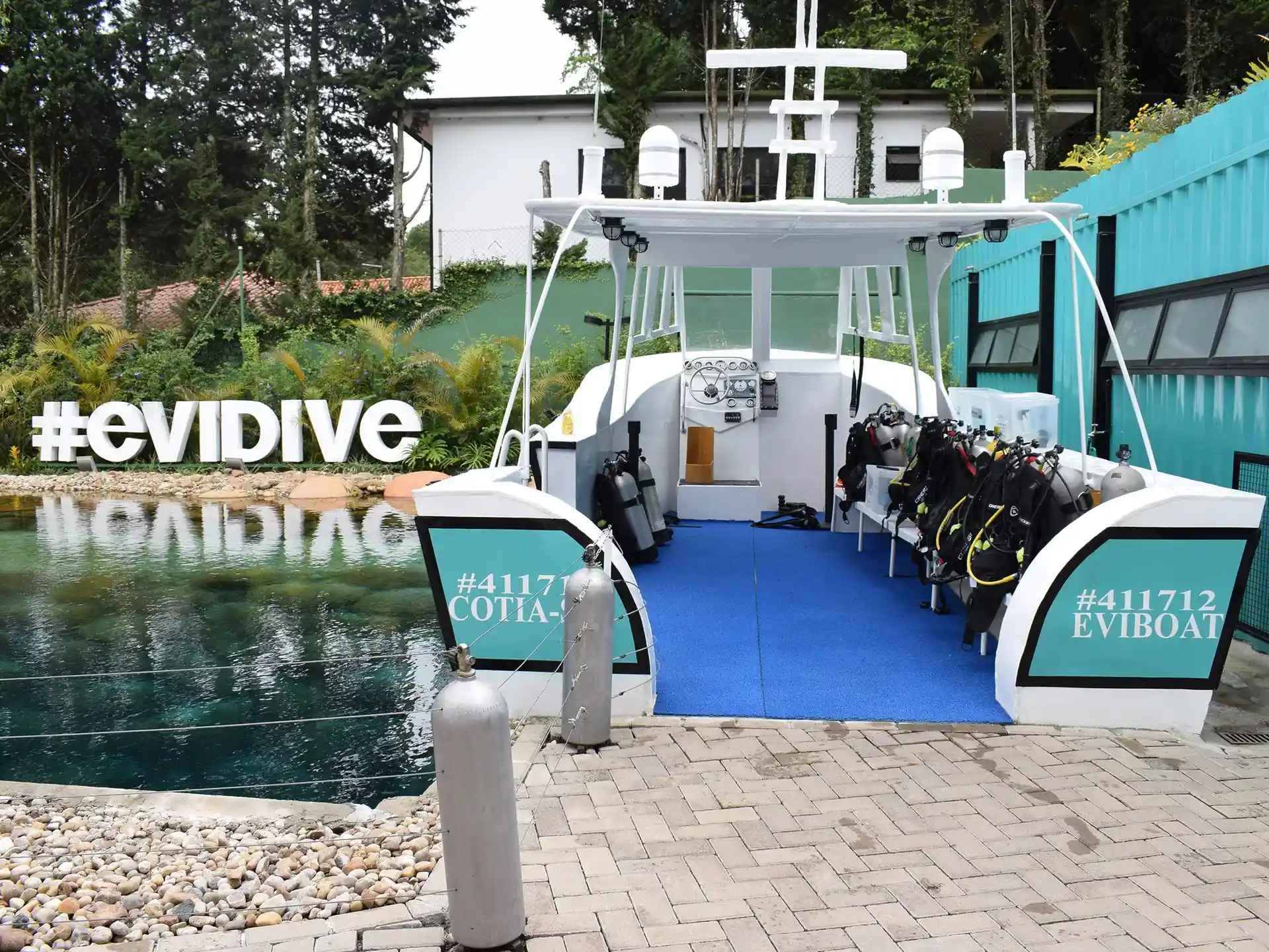 Dive shop photo