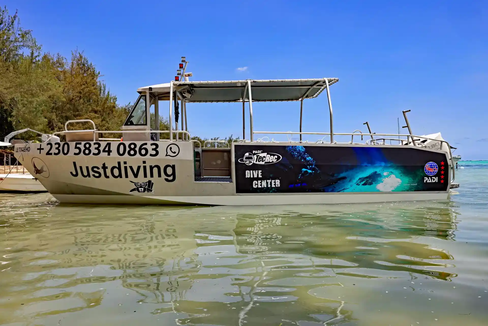 Dive shop photo