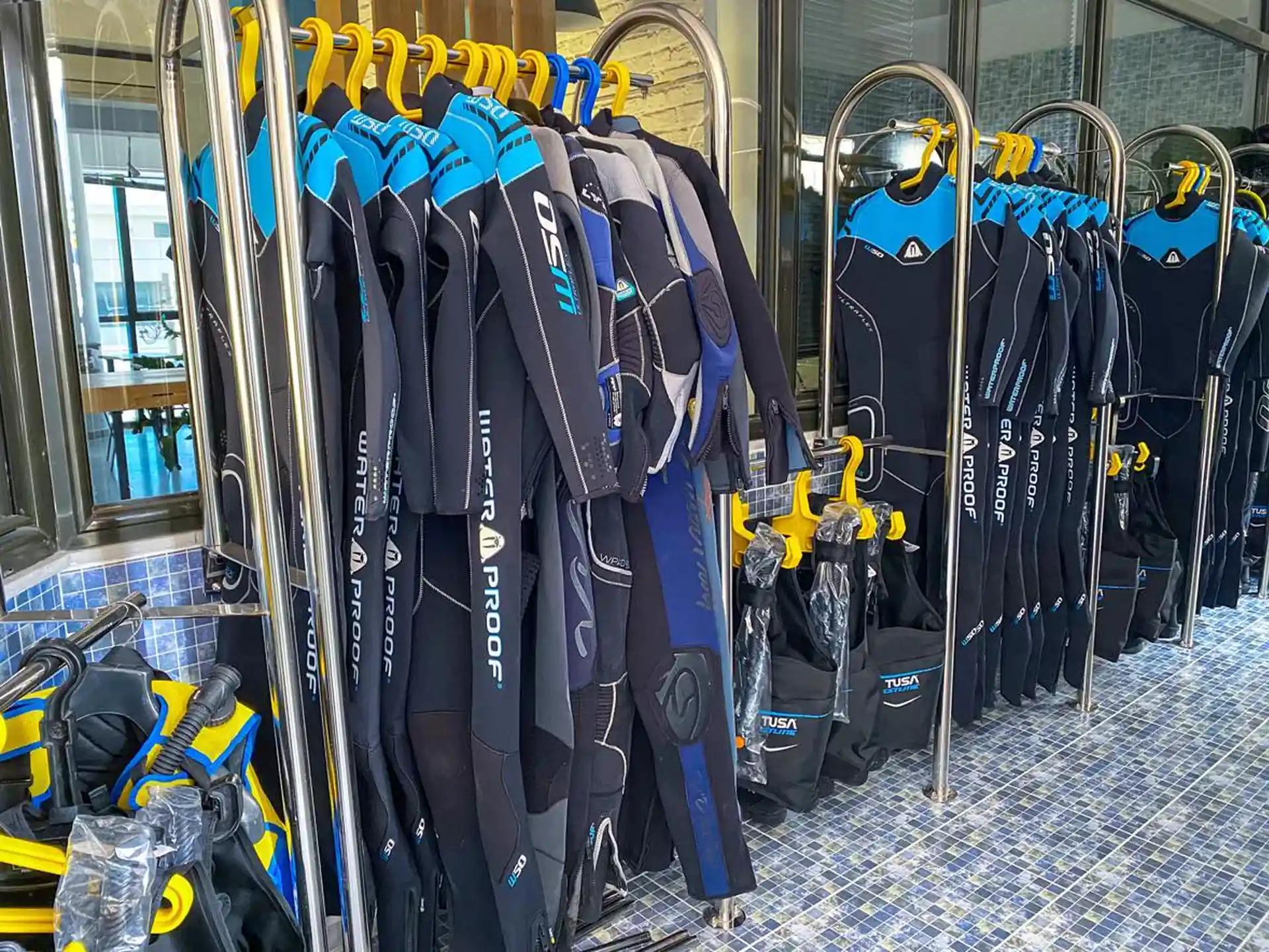 Dive shop photo
