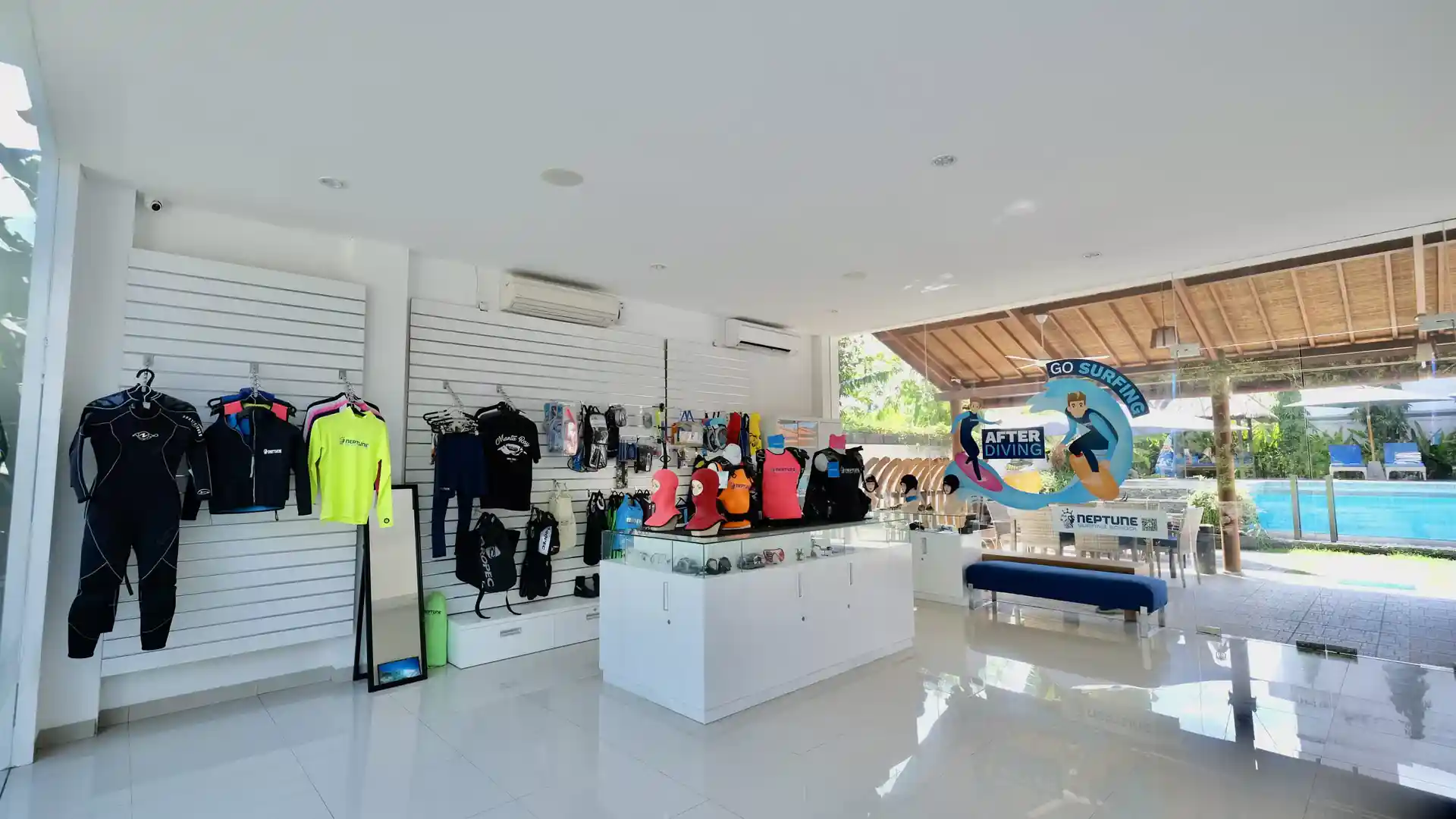Foto de la tienda de buceo