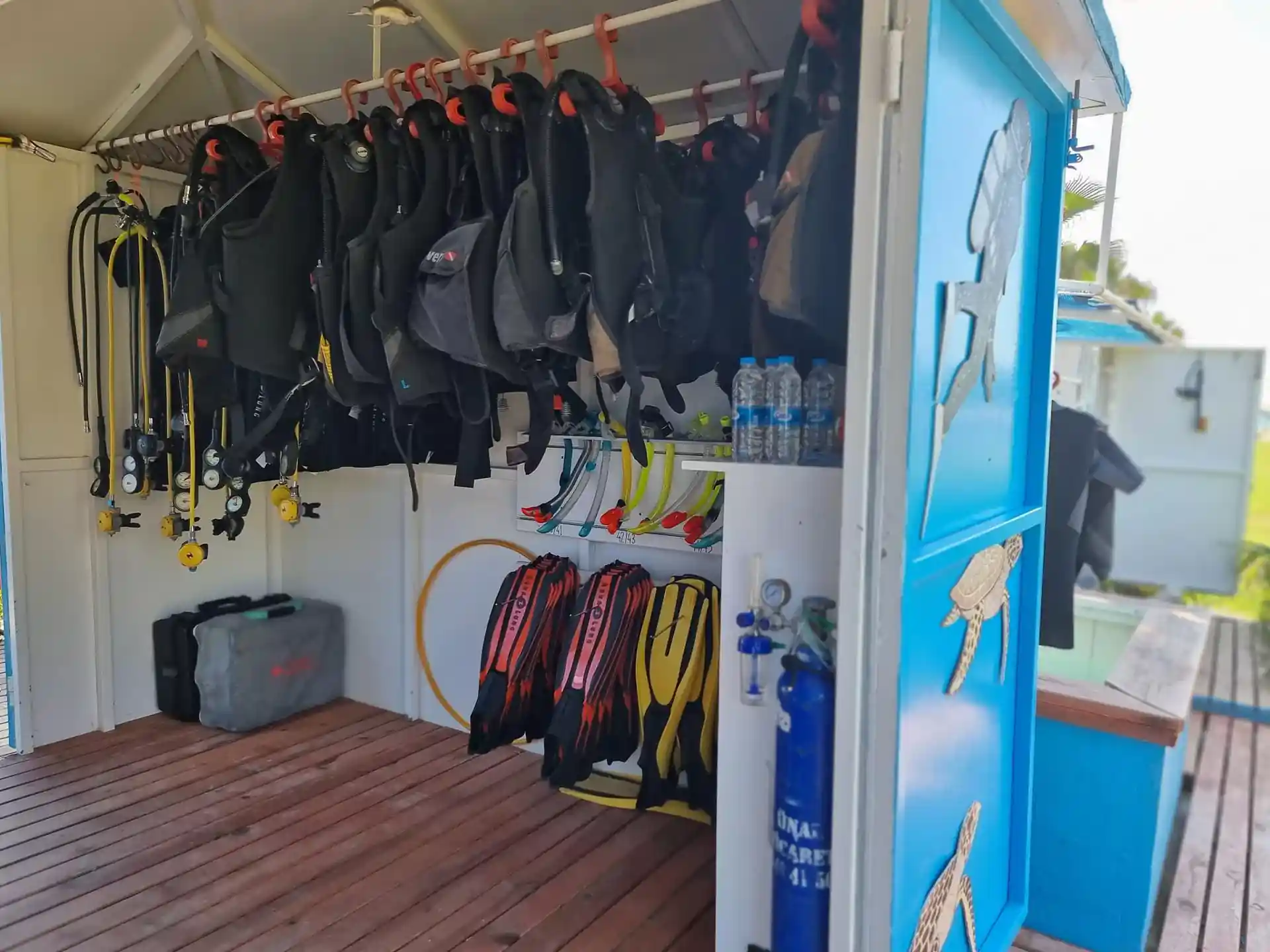 Dive shop photo