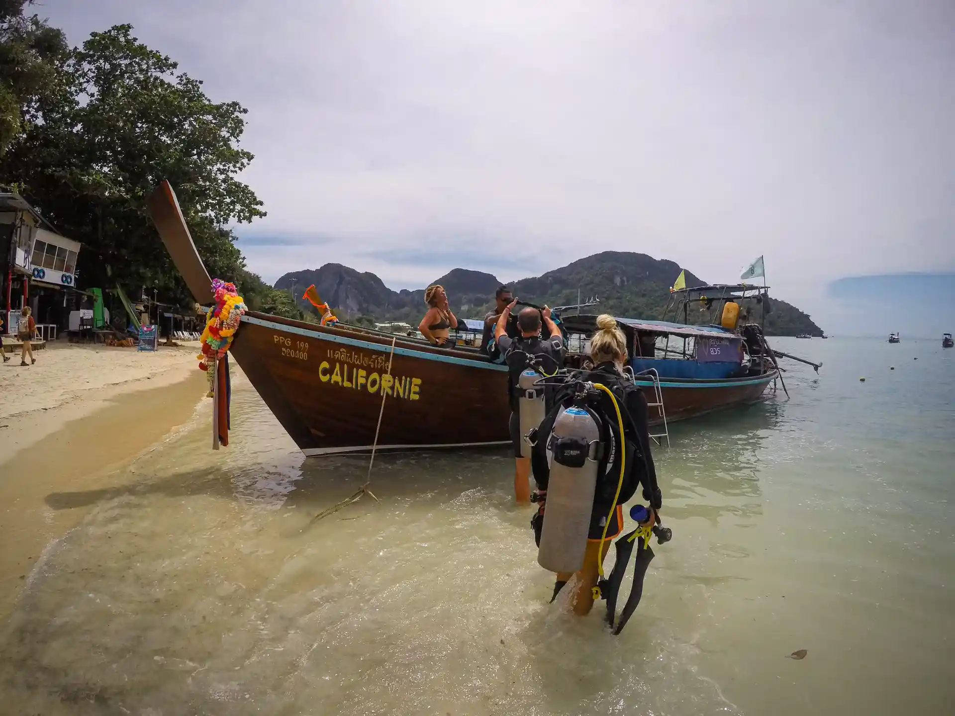 Authentisches Longtail Bootstauchen