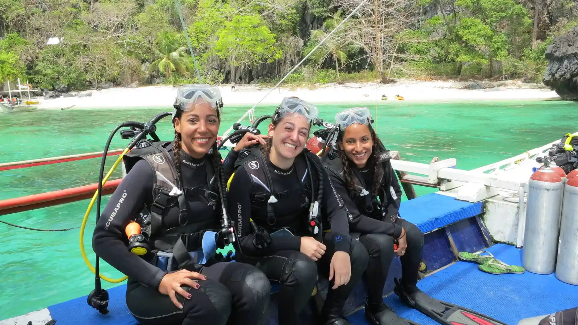 Take your first breath under water in El Nido