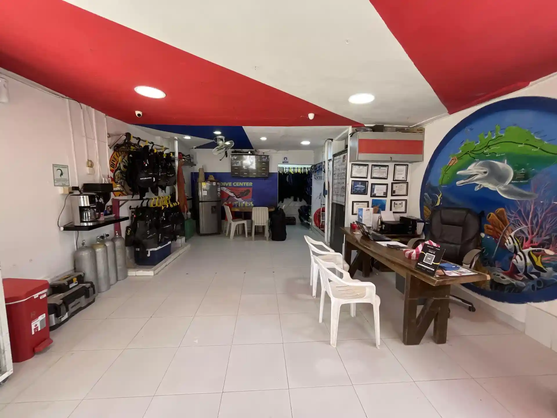 Foto de la tienda de buceo