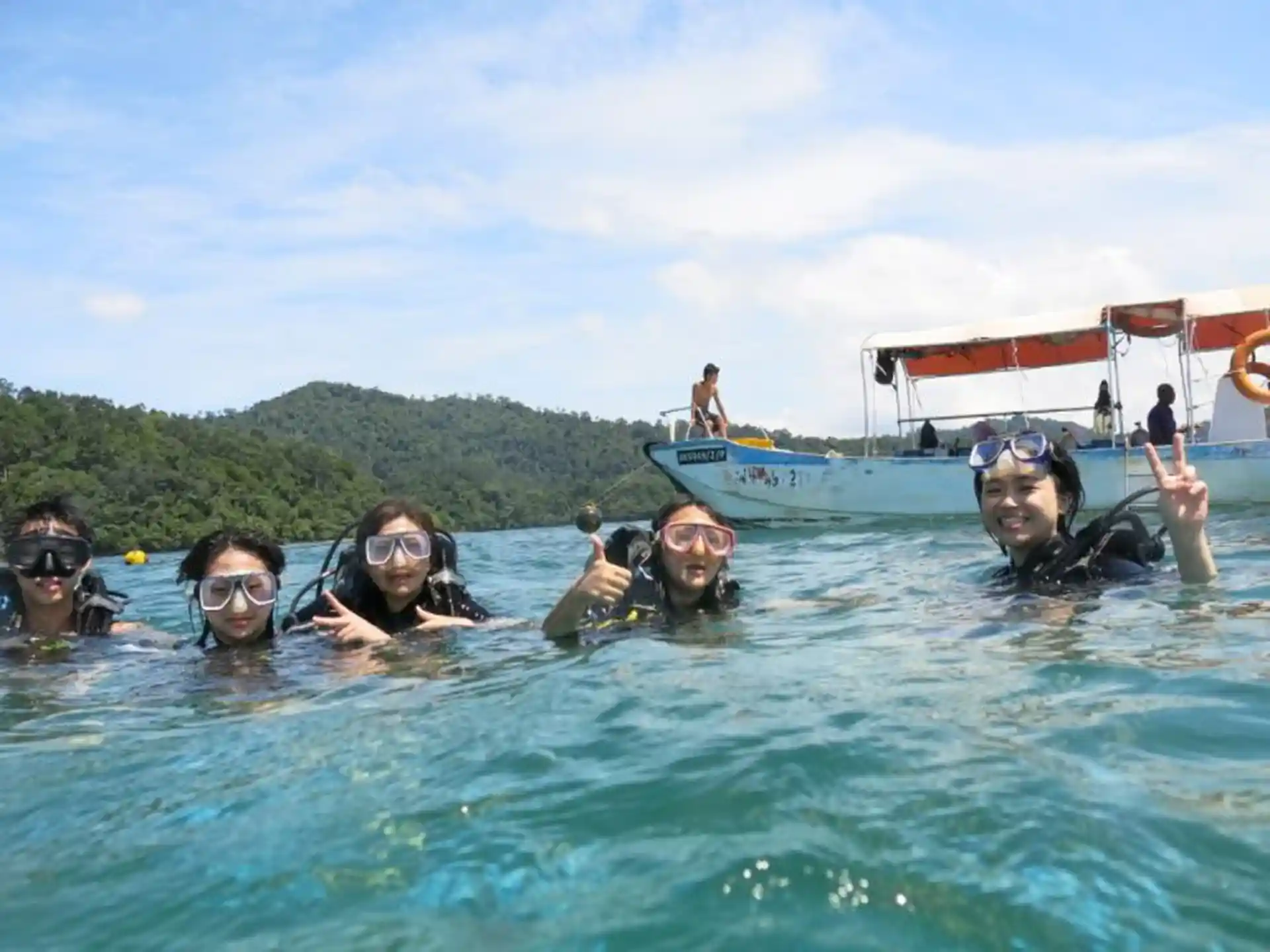 Dive shop photo