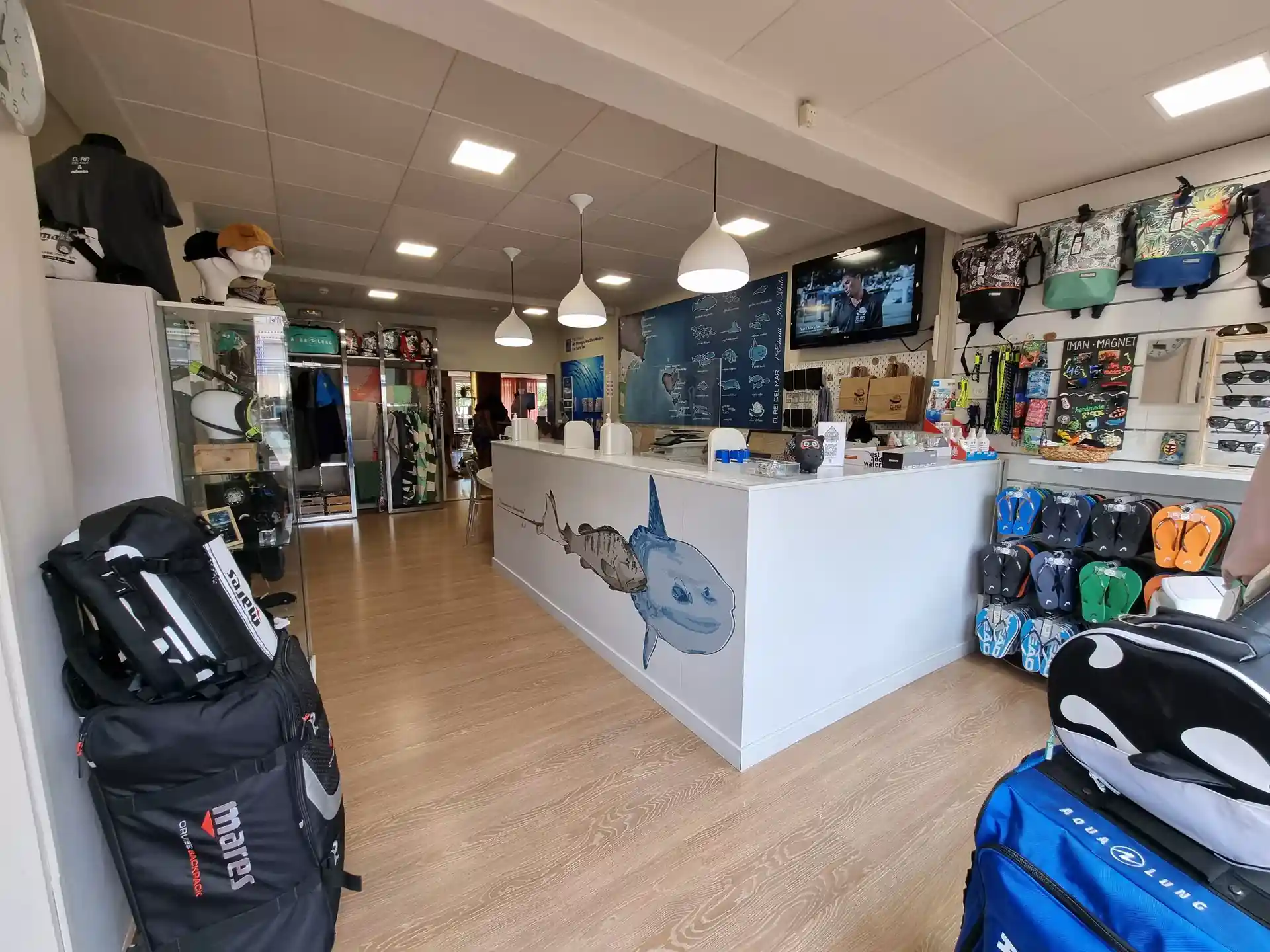 Dive shop photo