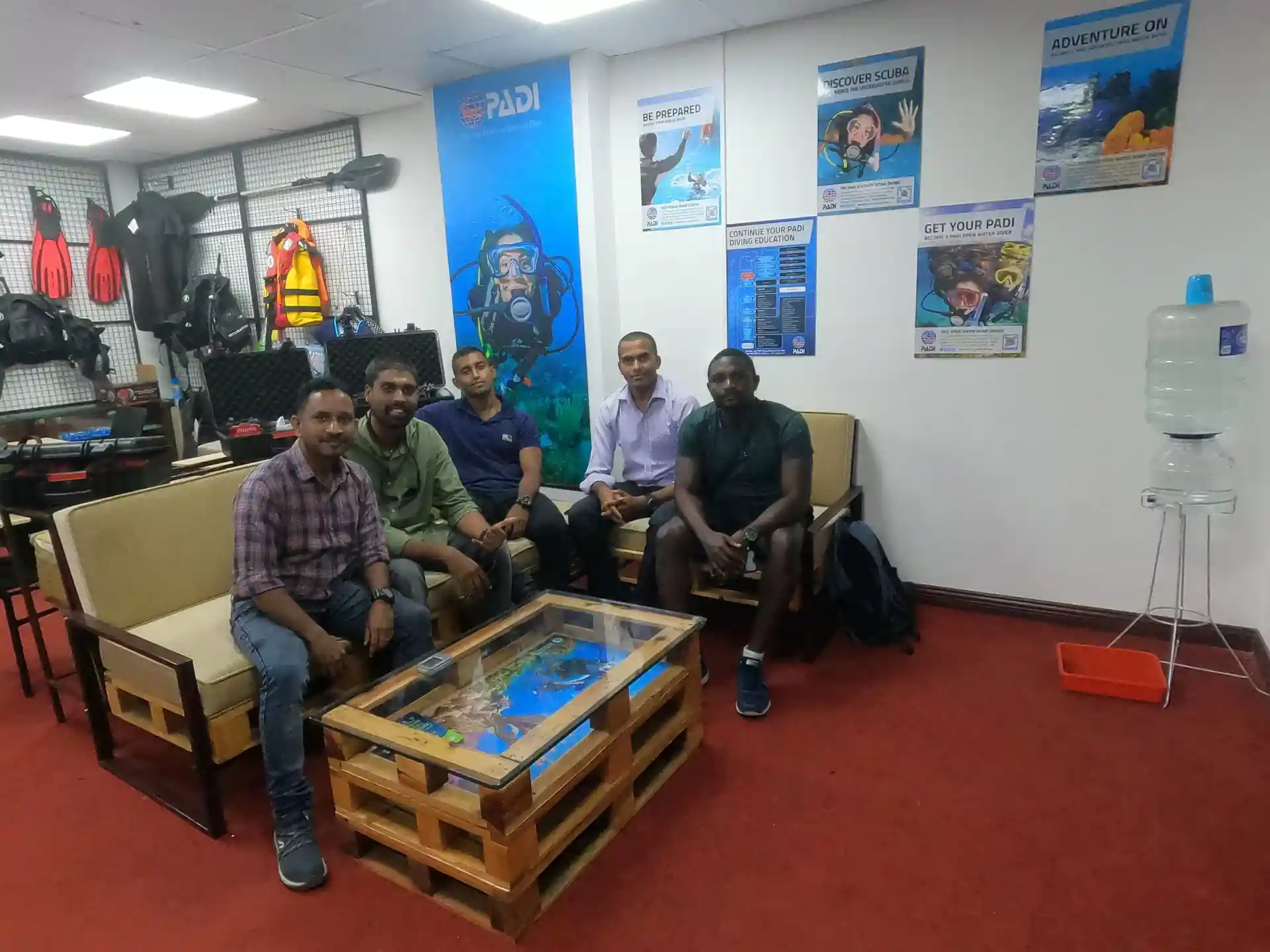 Foto de la tienda de buceo