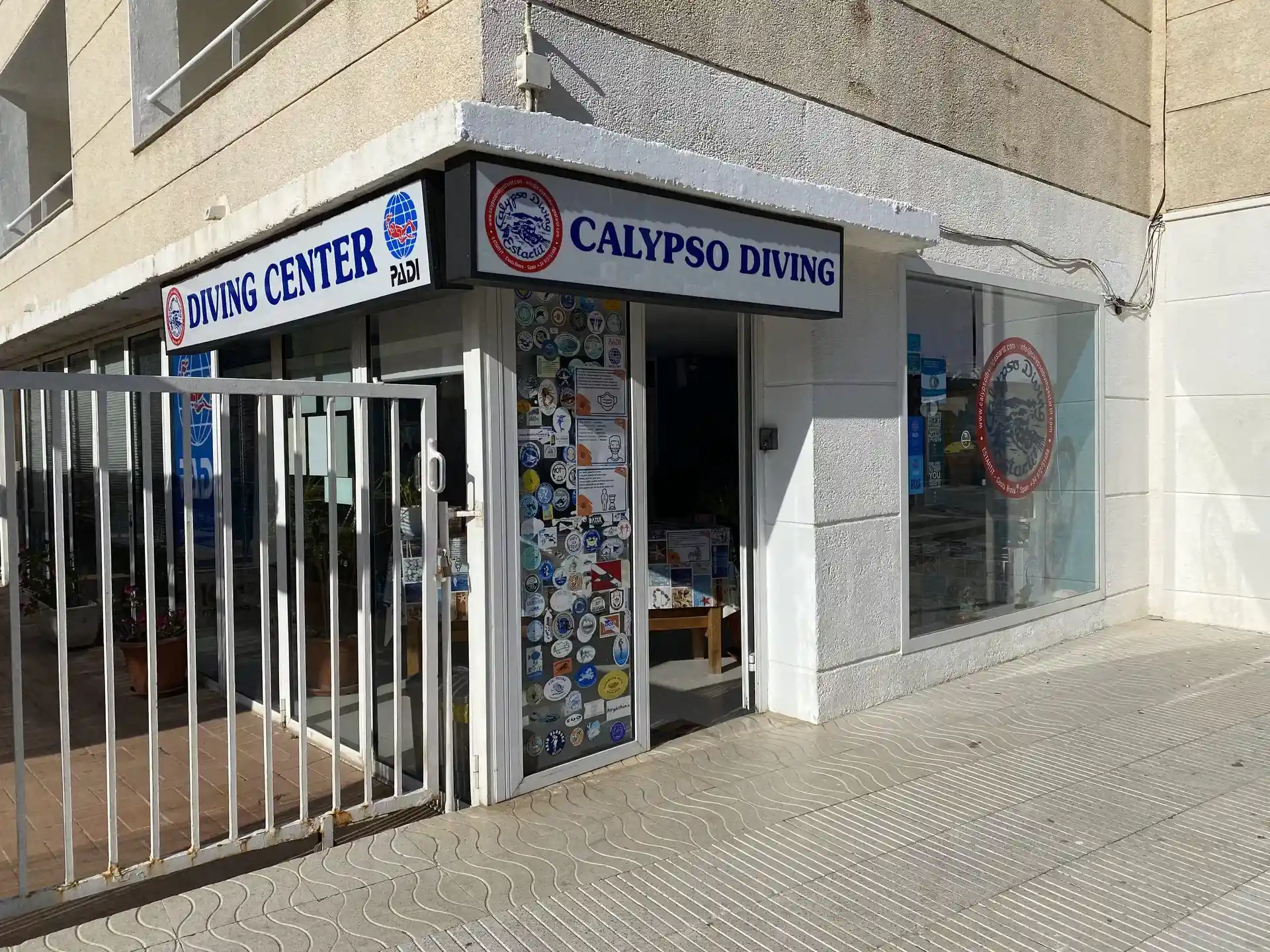 Foto de la tienda de buceo