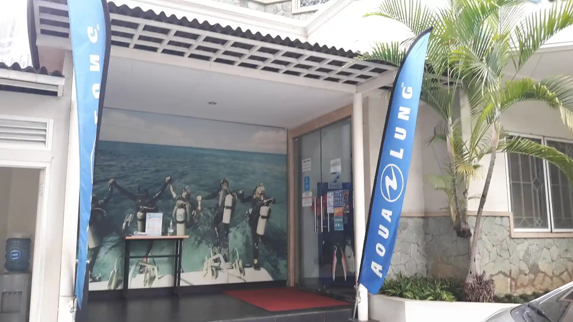 Dive shop photo