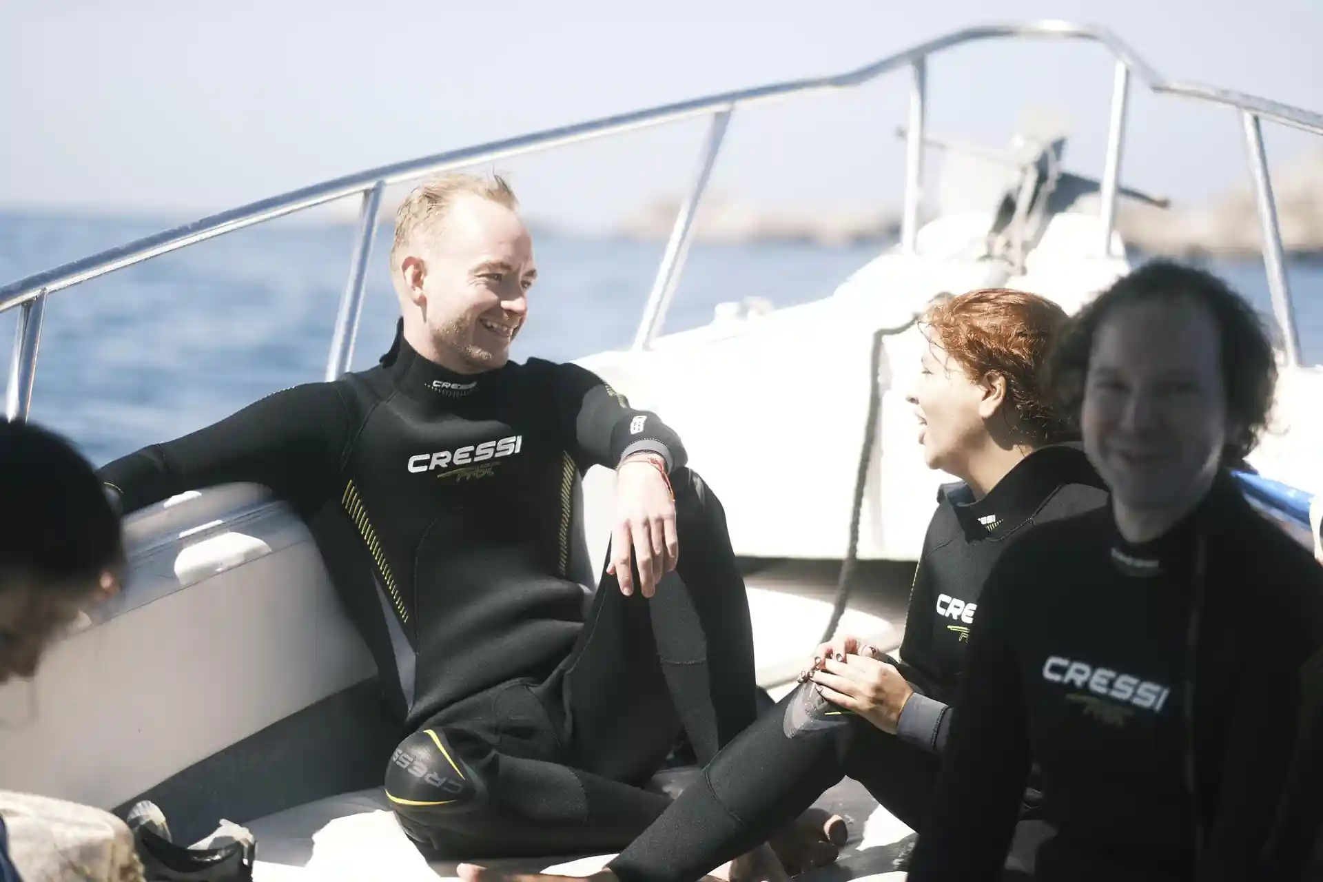 Relaxing before the dive on the way to Marietas Islands with Oceano Adventure.