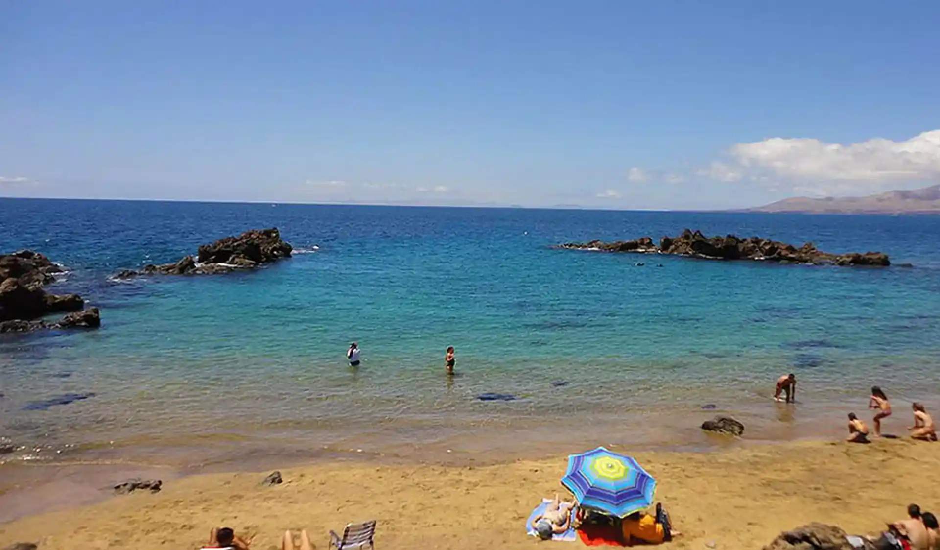 The beautiful Playa Chica bay where we conduct your DSD