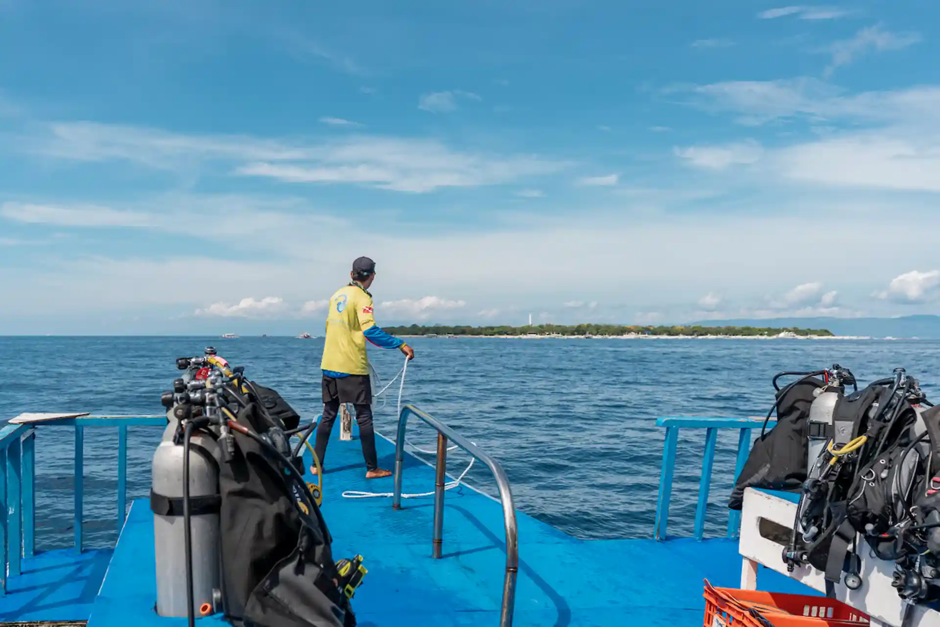 Enjoy the comfortable boat ride to Balicasag island on our spacious bangka boat.