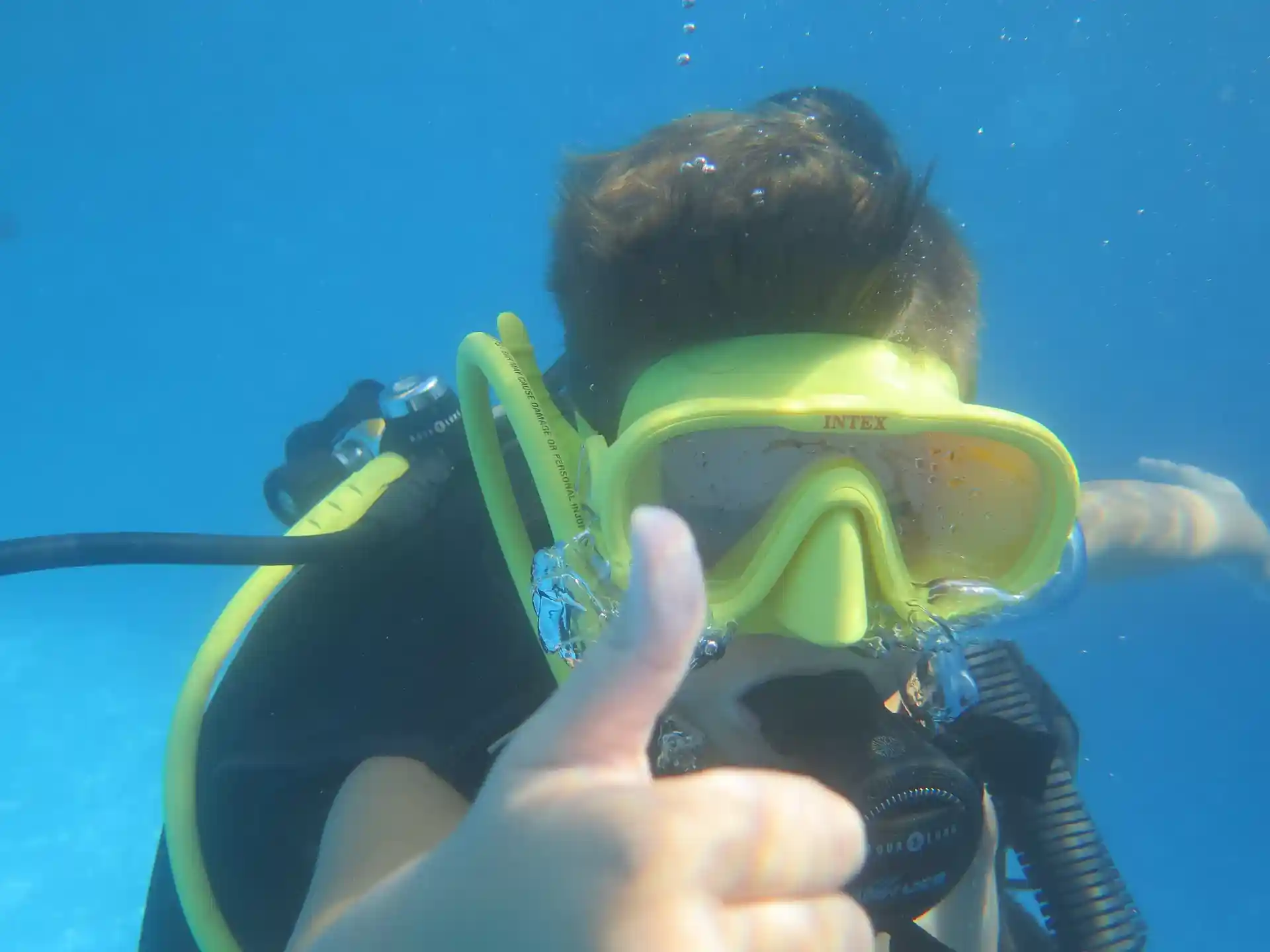 Happy Bubblemakers here at Coral Bay Divers, and we dive in the sea.