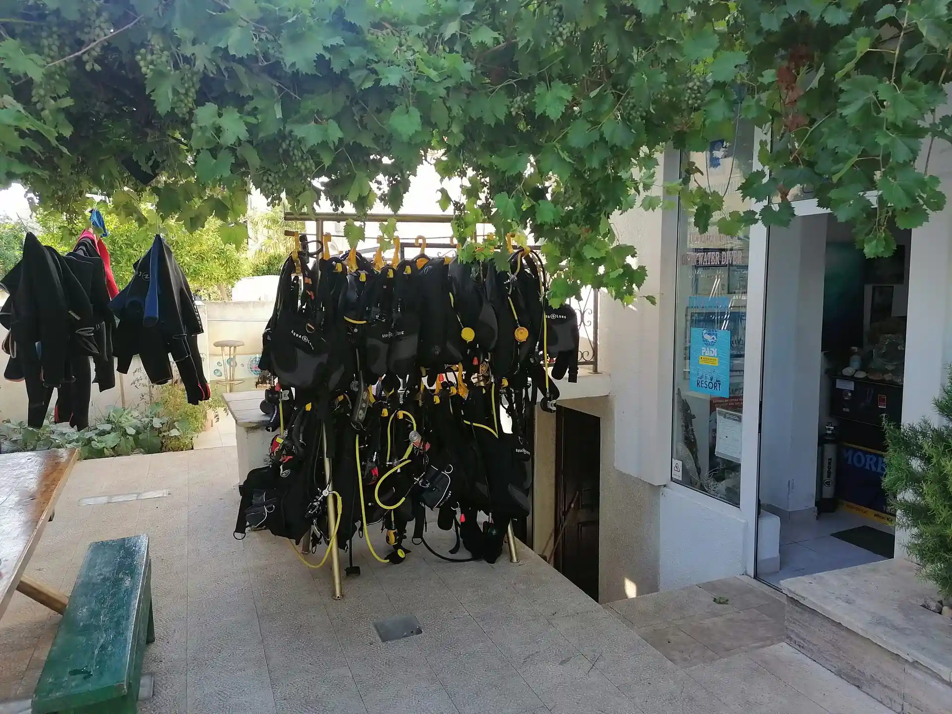 Dry equipment