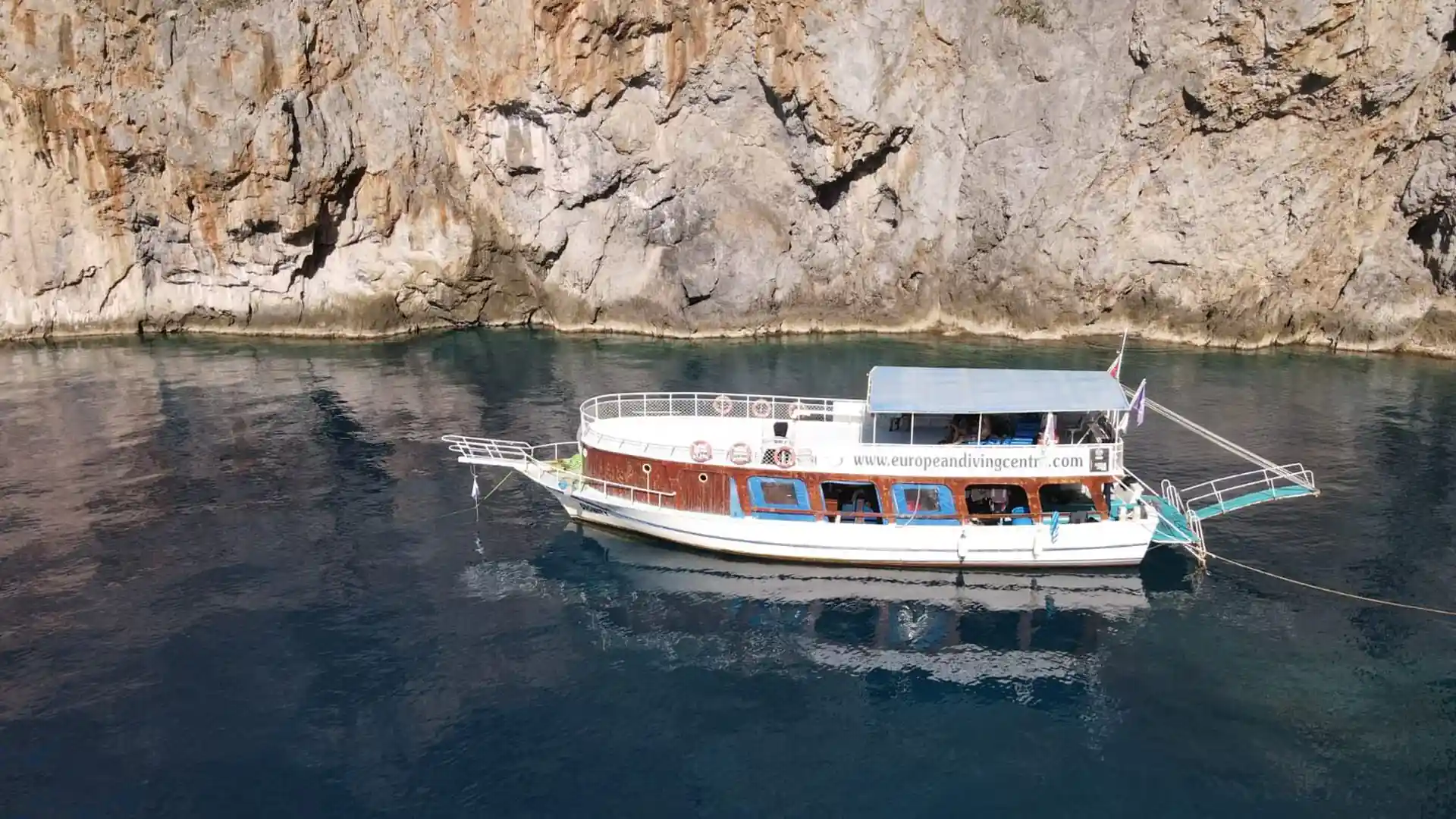 Our boat is great to snorkel and enjoy the sun and sea